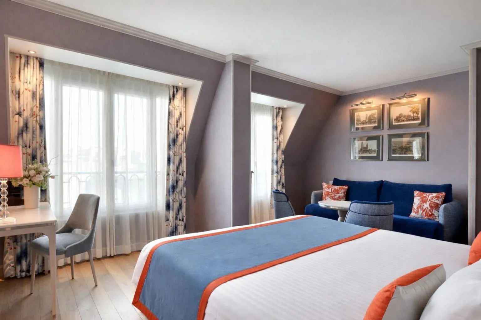 Bedroom, Bed in Rochester Champs Elysees