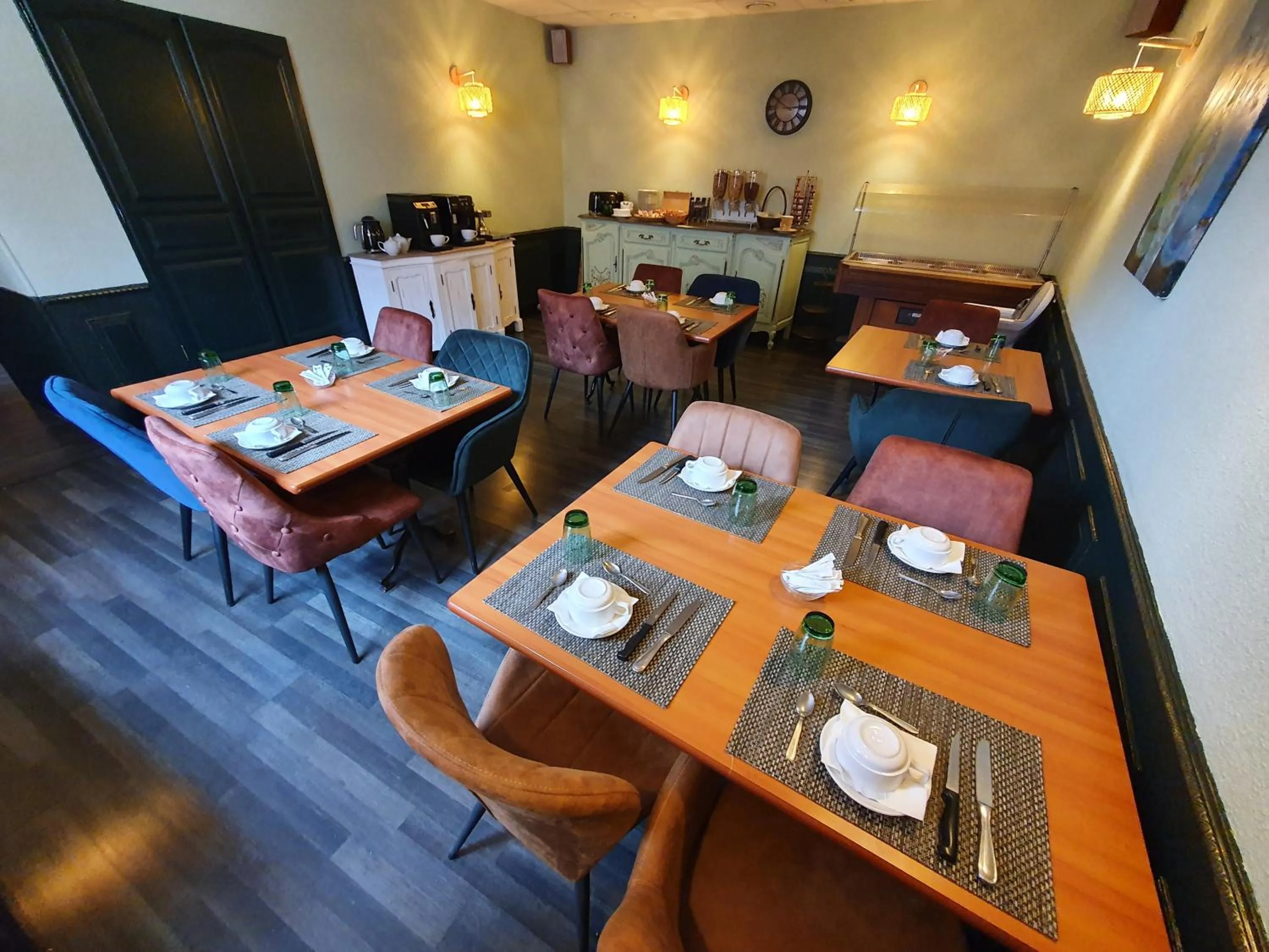 Food and drinks in Logis Hôtel Restaurant L'Odyssée Champêtre