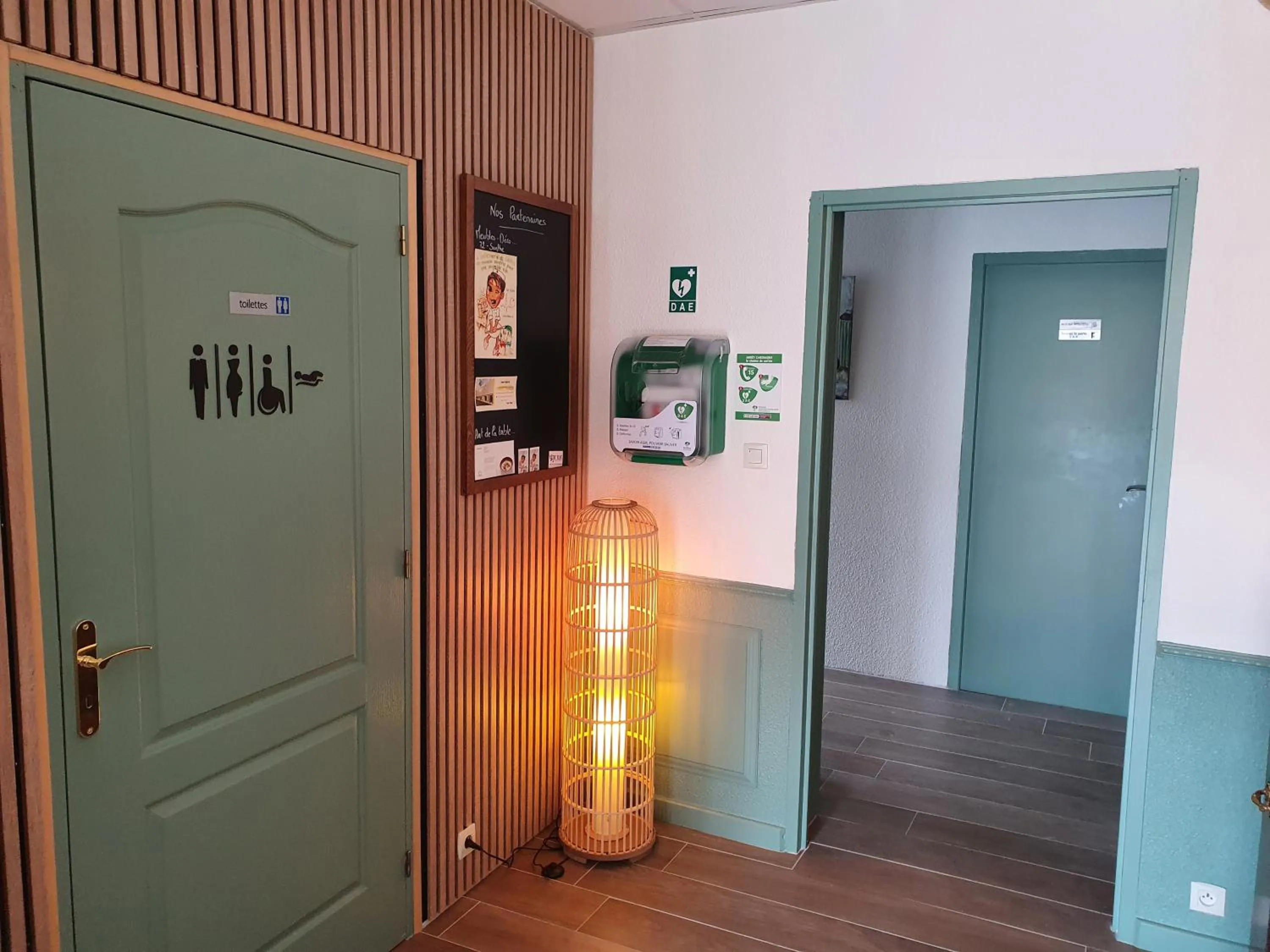 Lobby or reception in Logis Hôtel Restaurant L'Odyssée Champêtre