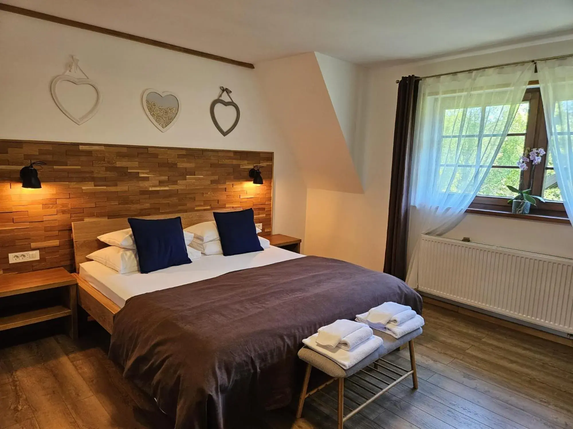Deluxe King Room in B&B Plitvica Lodge Deluxe King Room in B&B Plitvica Lodge