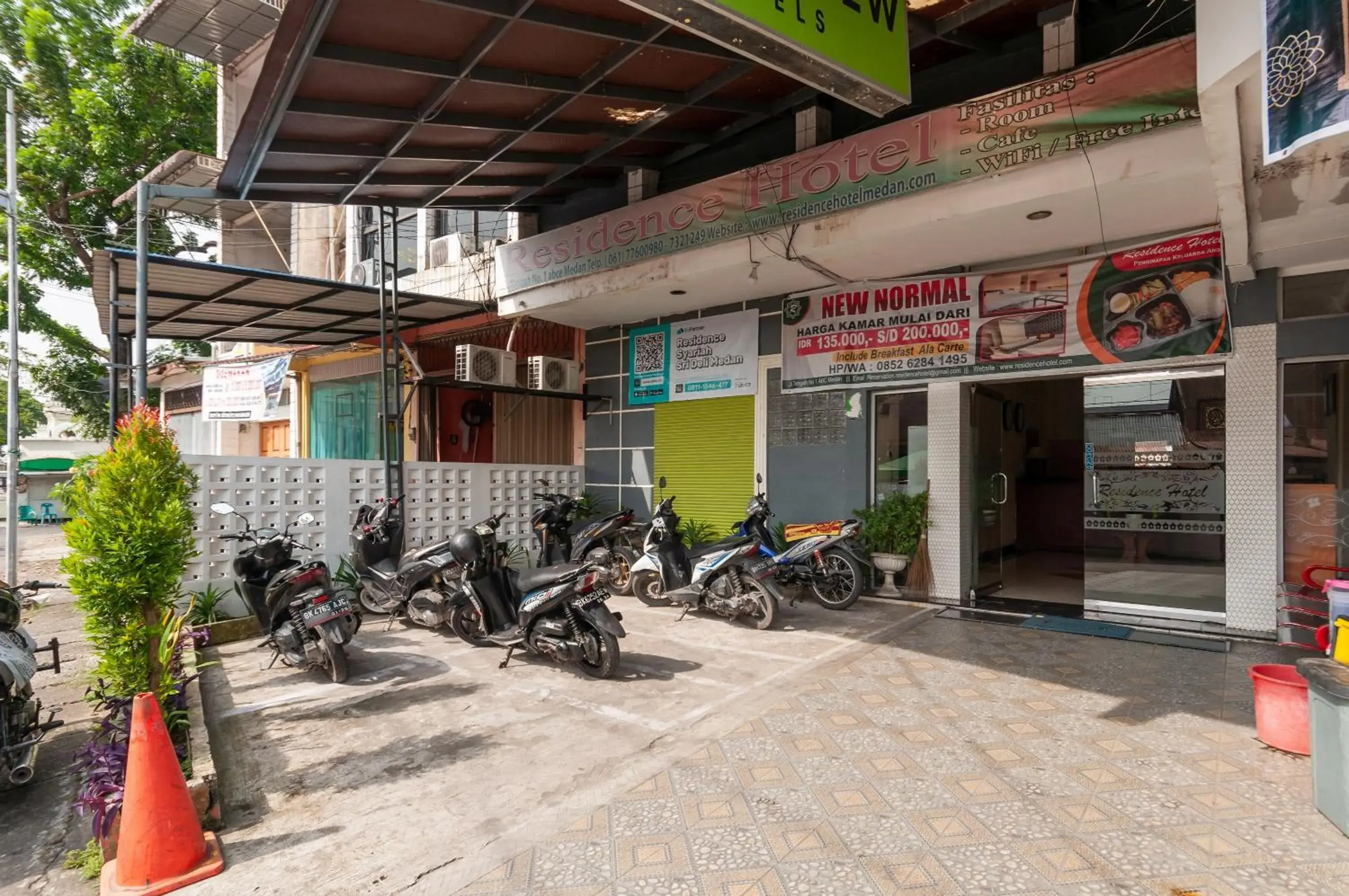 Property building in Urbanview Hotel Syariah Residence Medan by RedDoorz Property building in Urbanview Hotel Syariah Residence Medan by RedDoorz