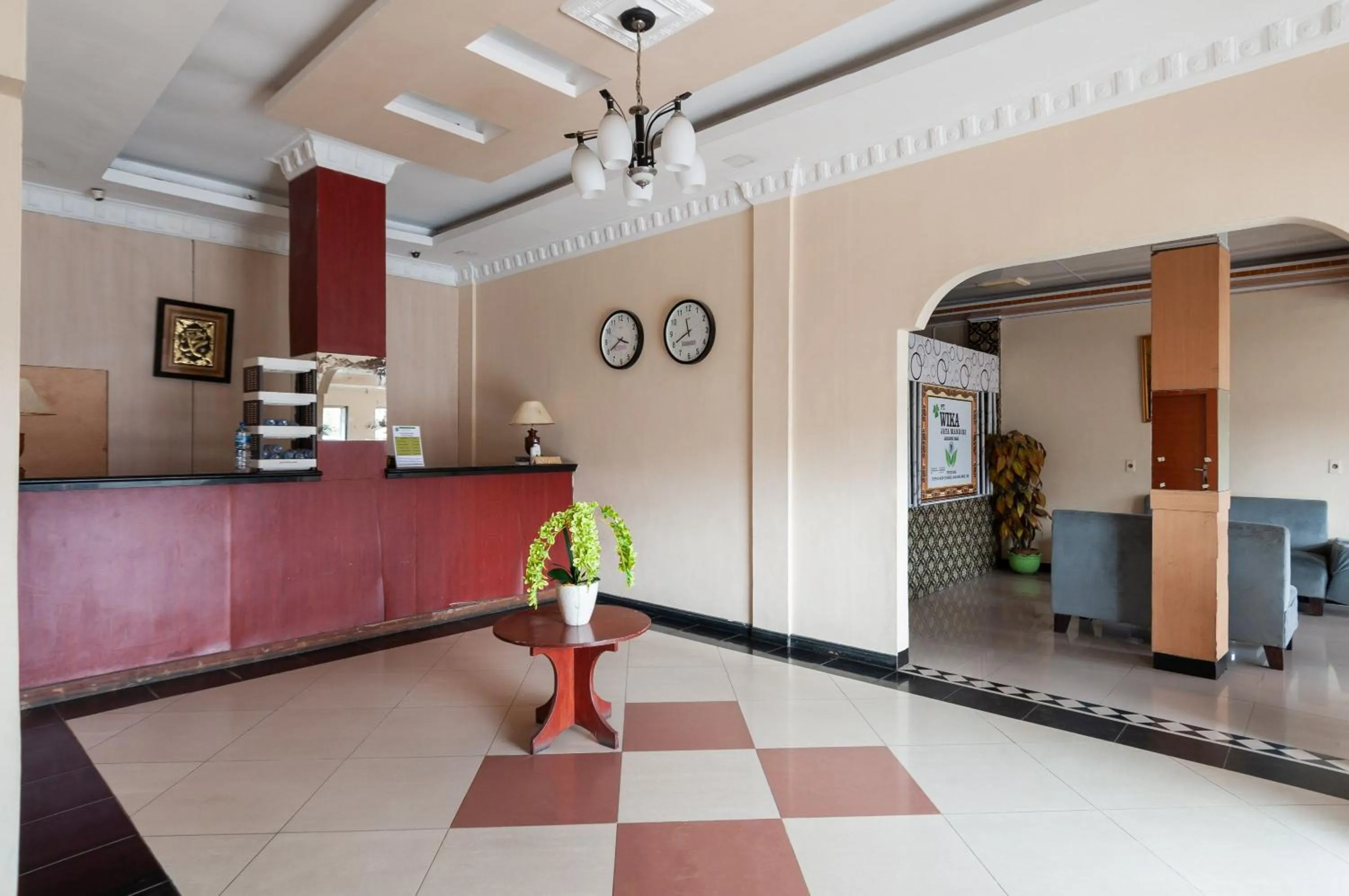Lobby or reception in Urbanview Hotel Syariah Residence Medan by RedDoorz