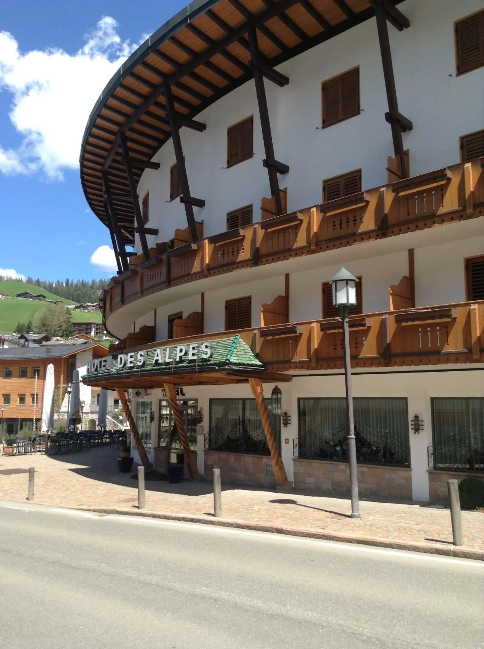 Facade/entrance in Hotel Des Alpes