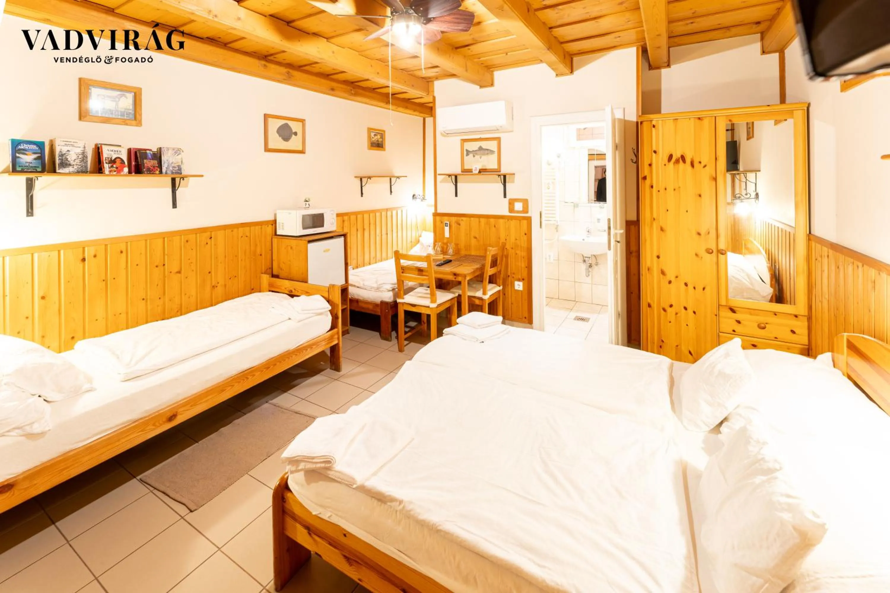 Bed in Vadvirág Vendéglő és Fogadó