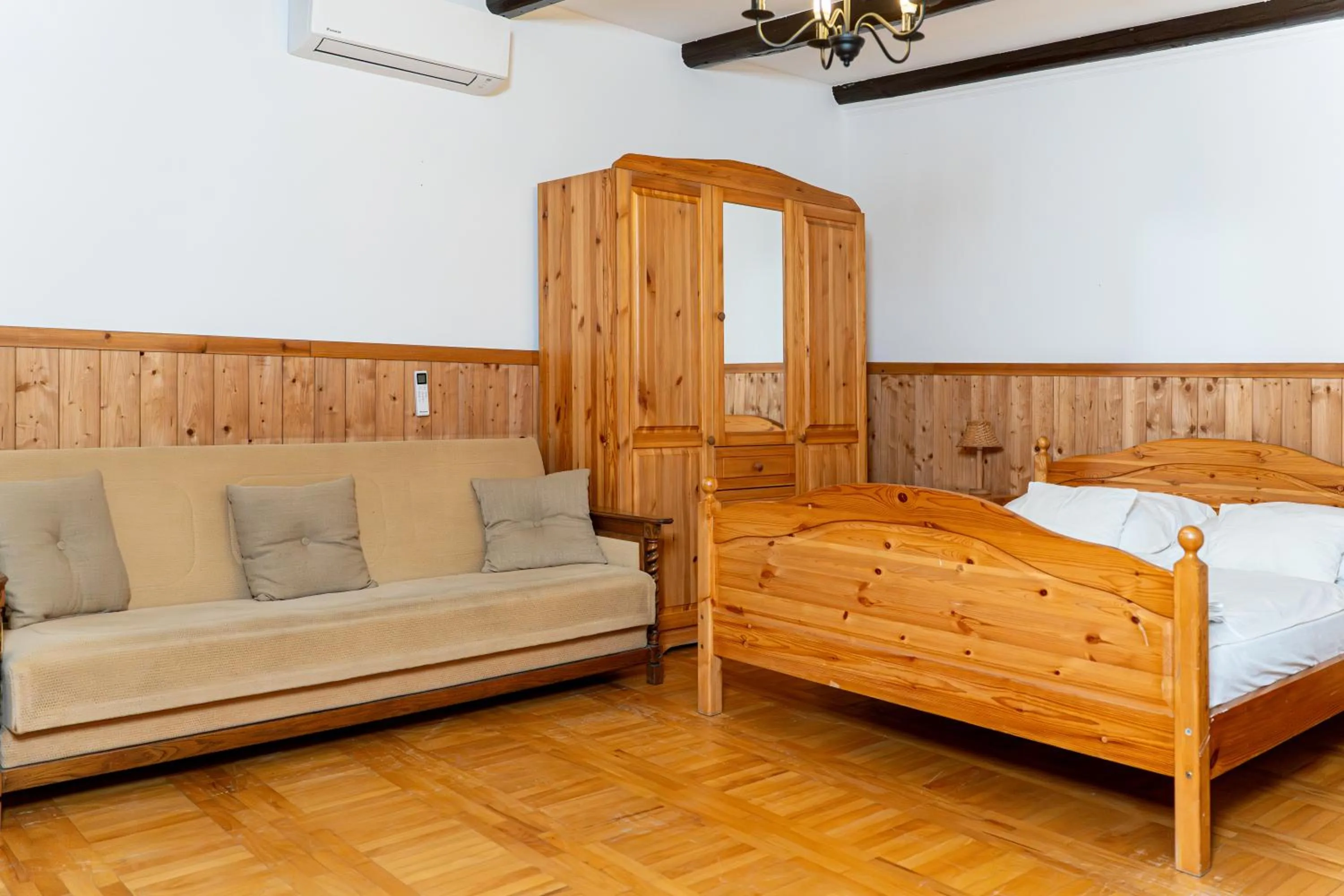 Bed in Vadvirág Vendéglő és Fogadó