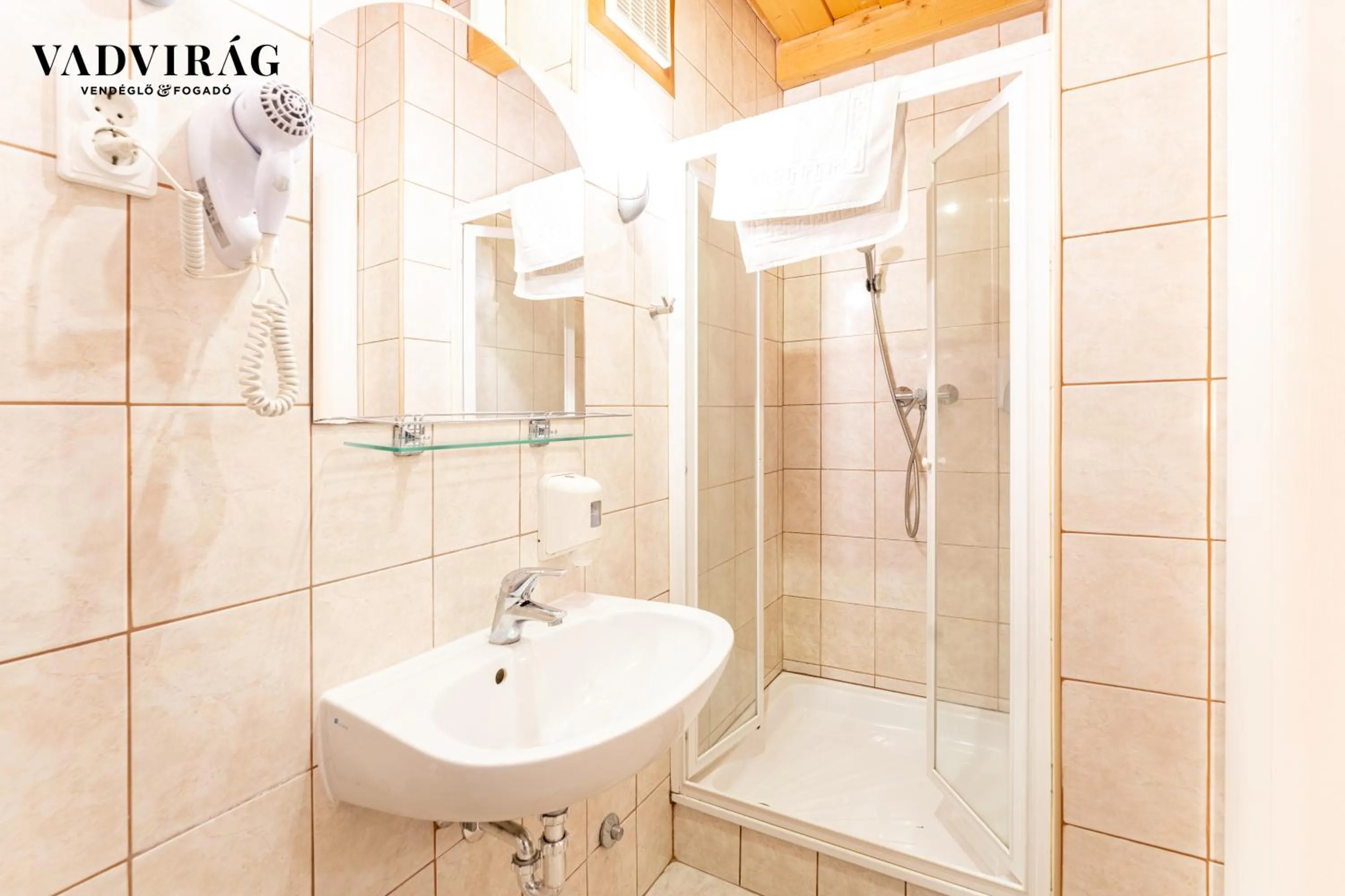 Vadvirág Vendéglő és Fogadó