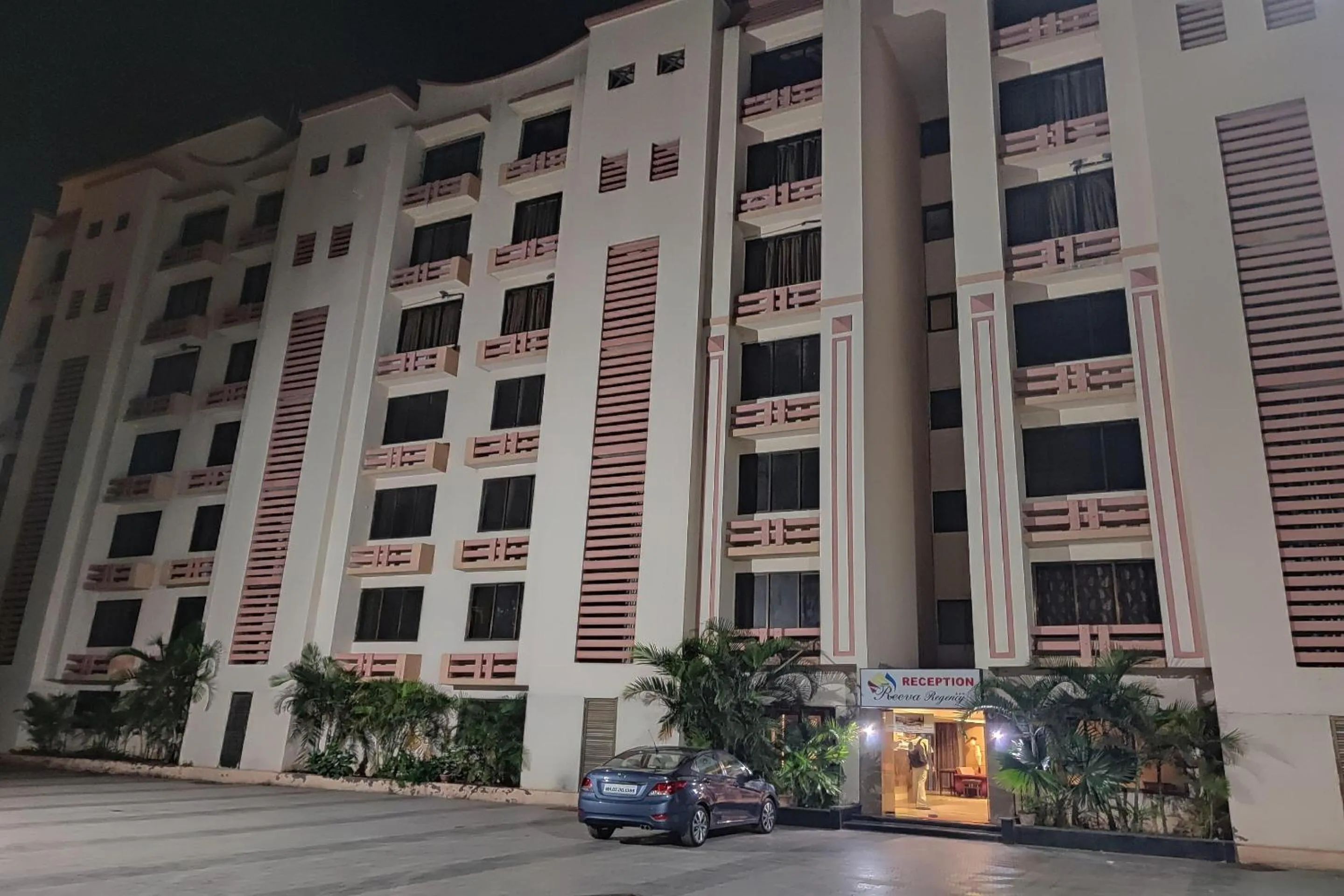 Collection O Reeva Regency