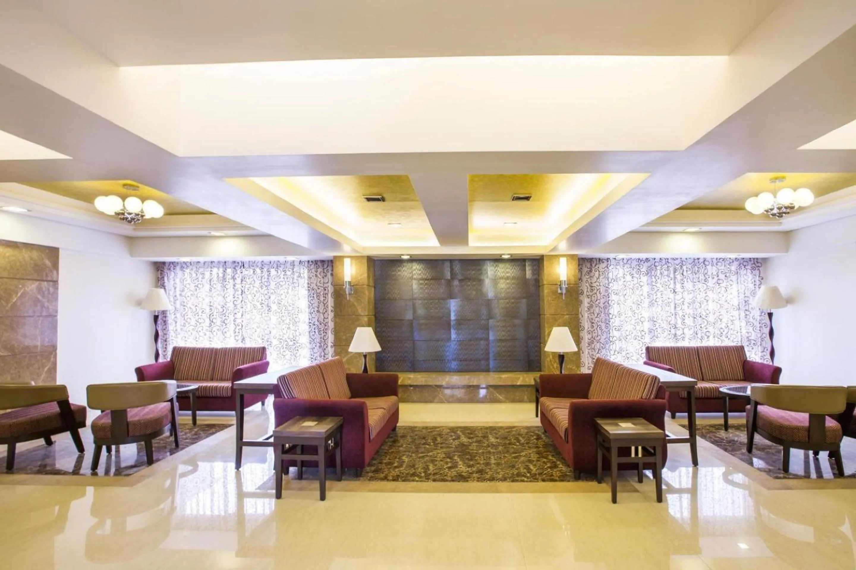 Dining area in Collection O Reeva Regency