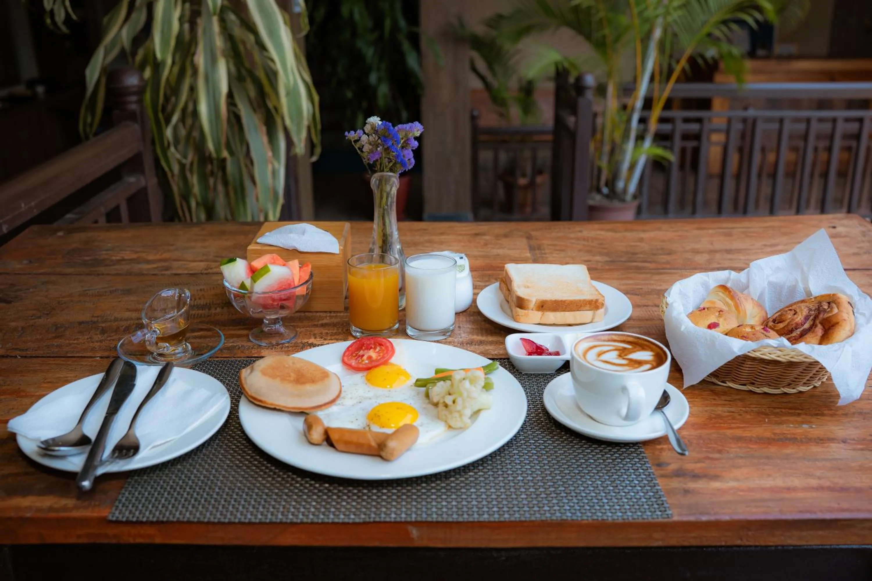 Breakfast in Busy Bee Resort, Pokhara