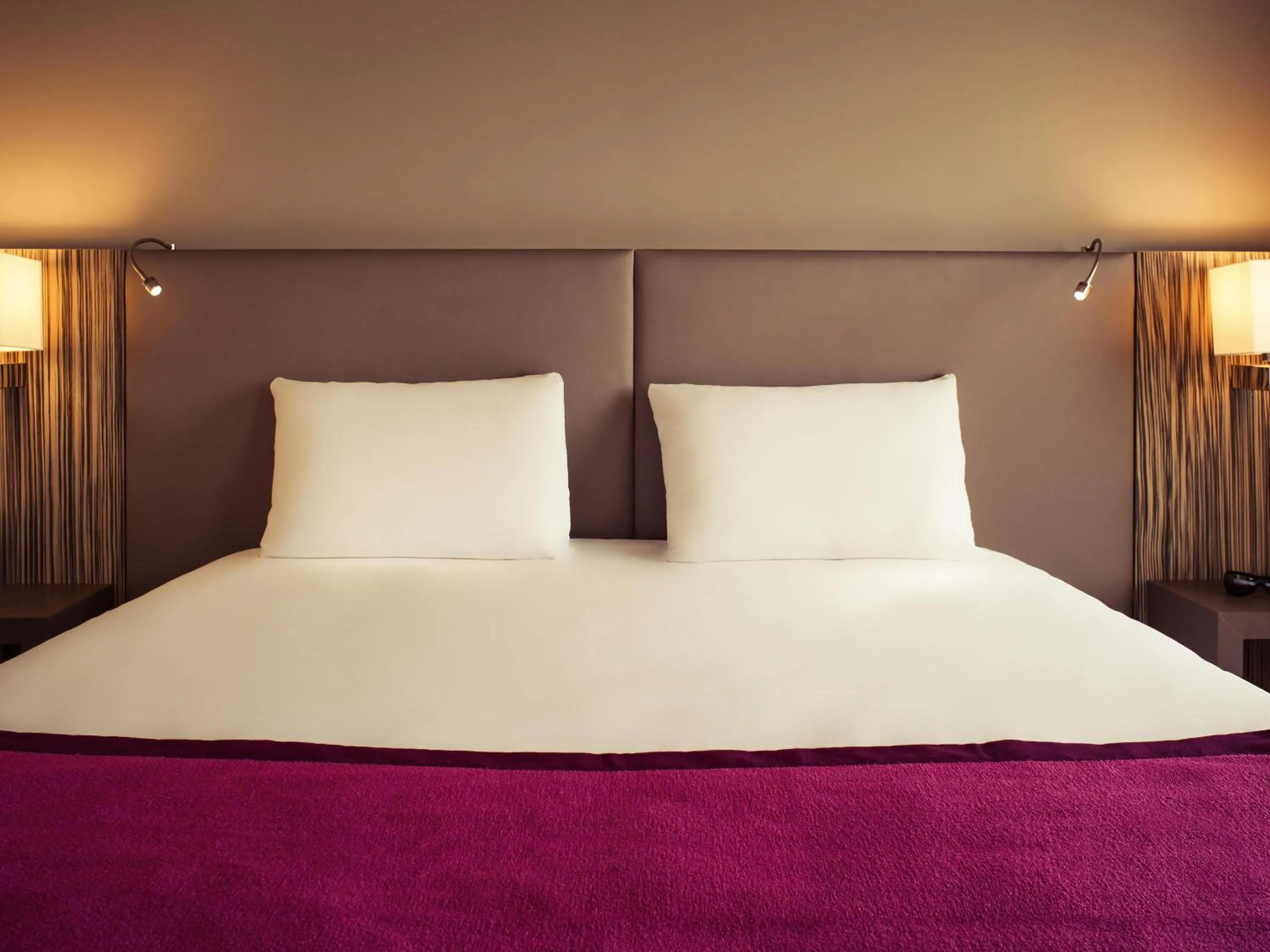 Bedroom, Bed in Mercure Paris Orly Rungis Aéroport