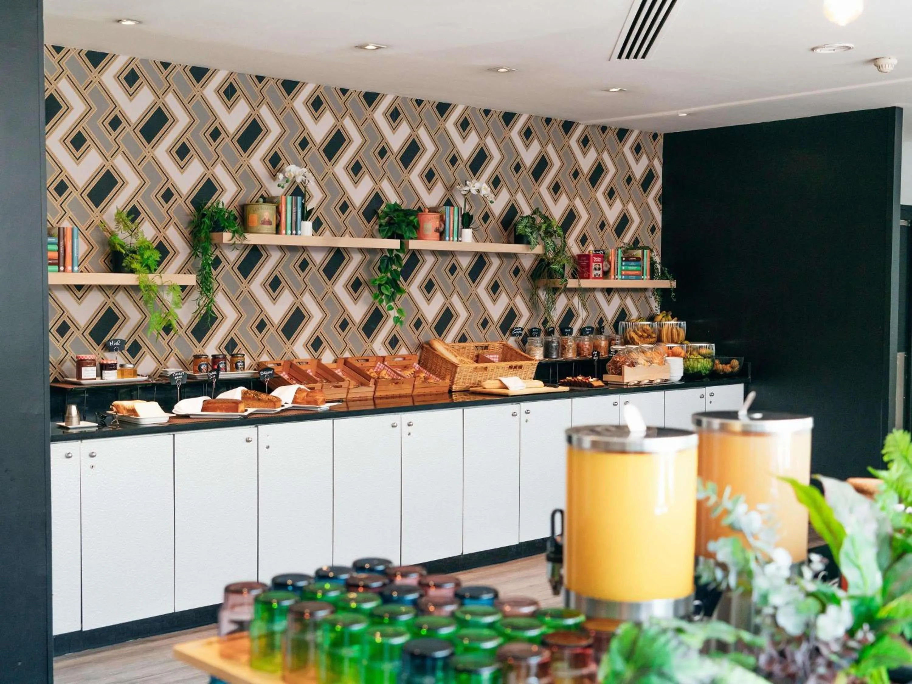 Breakfast in Mercure Paris Orly Rungis Aéroport