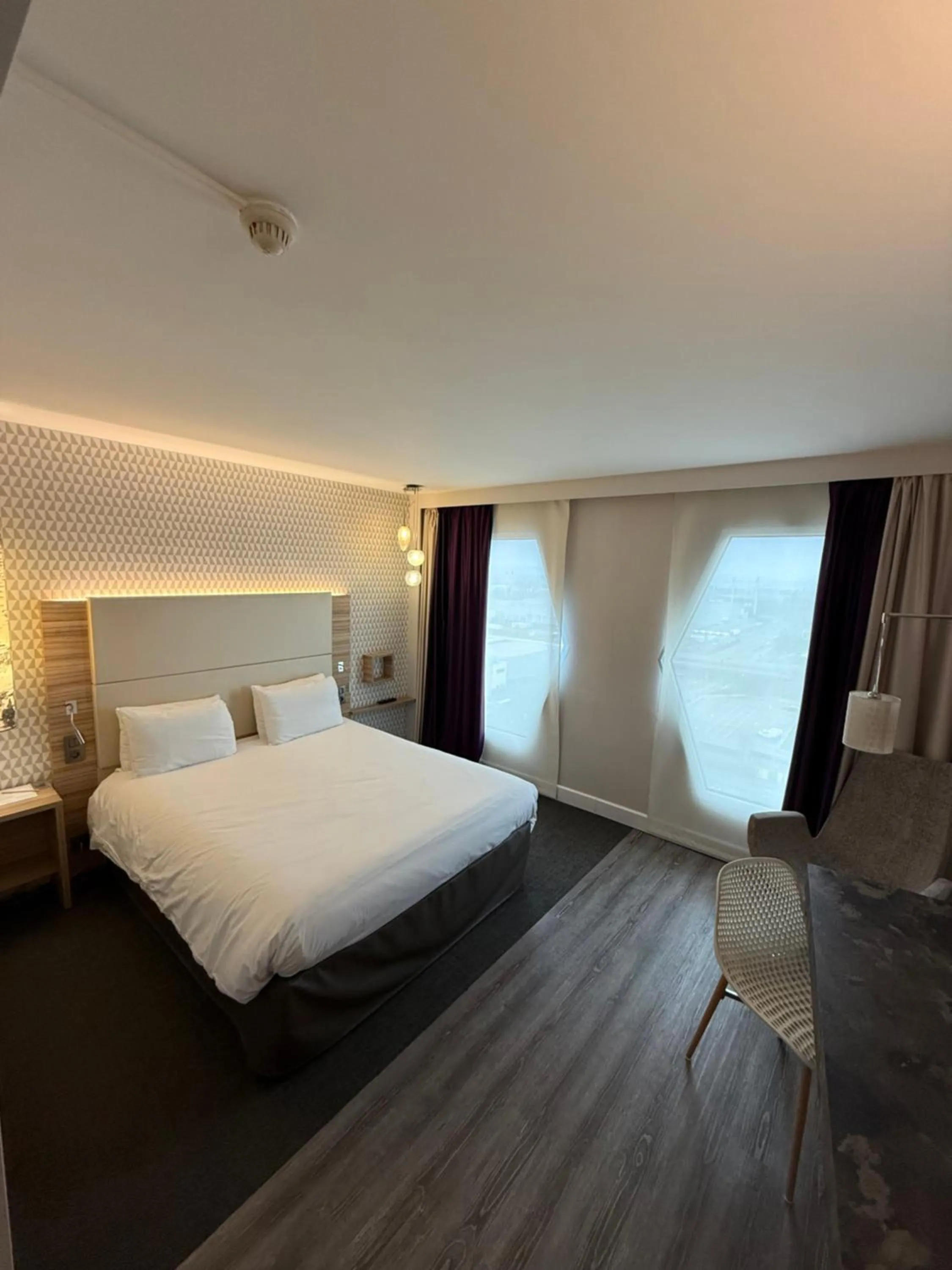 Photo of the whole room, Bed in Mercure Paris Orly Rungis Aéroport