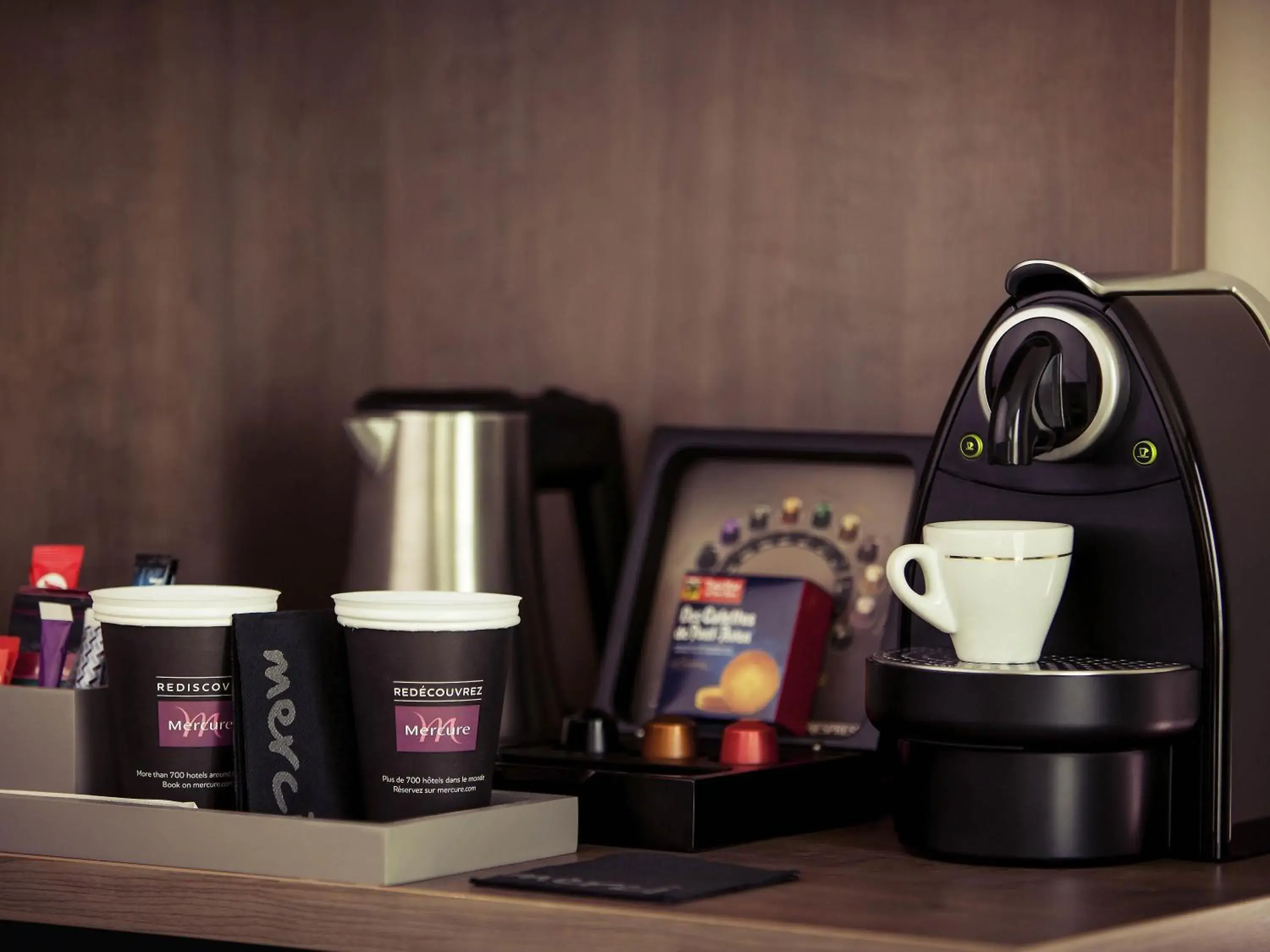 Suite with One Double Bed and One Sofabed in Mercure Paris Orly Rungis Aéroport Suite with One Double Bed and One Sofabed in Mercure Paris Orly Rungis Aéroport