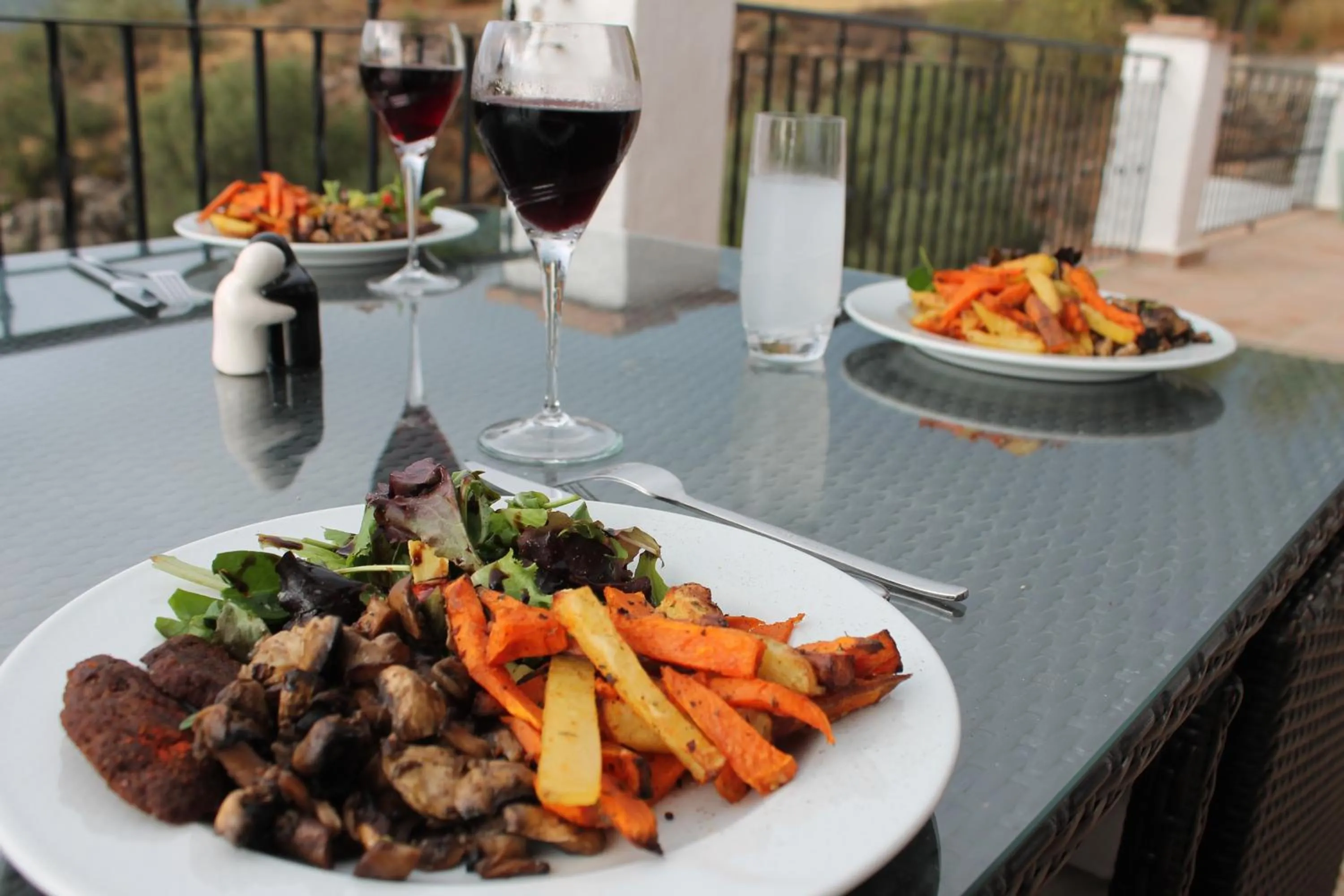 Restaurant/places to eat in Casa Arts guest rooms