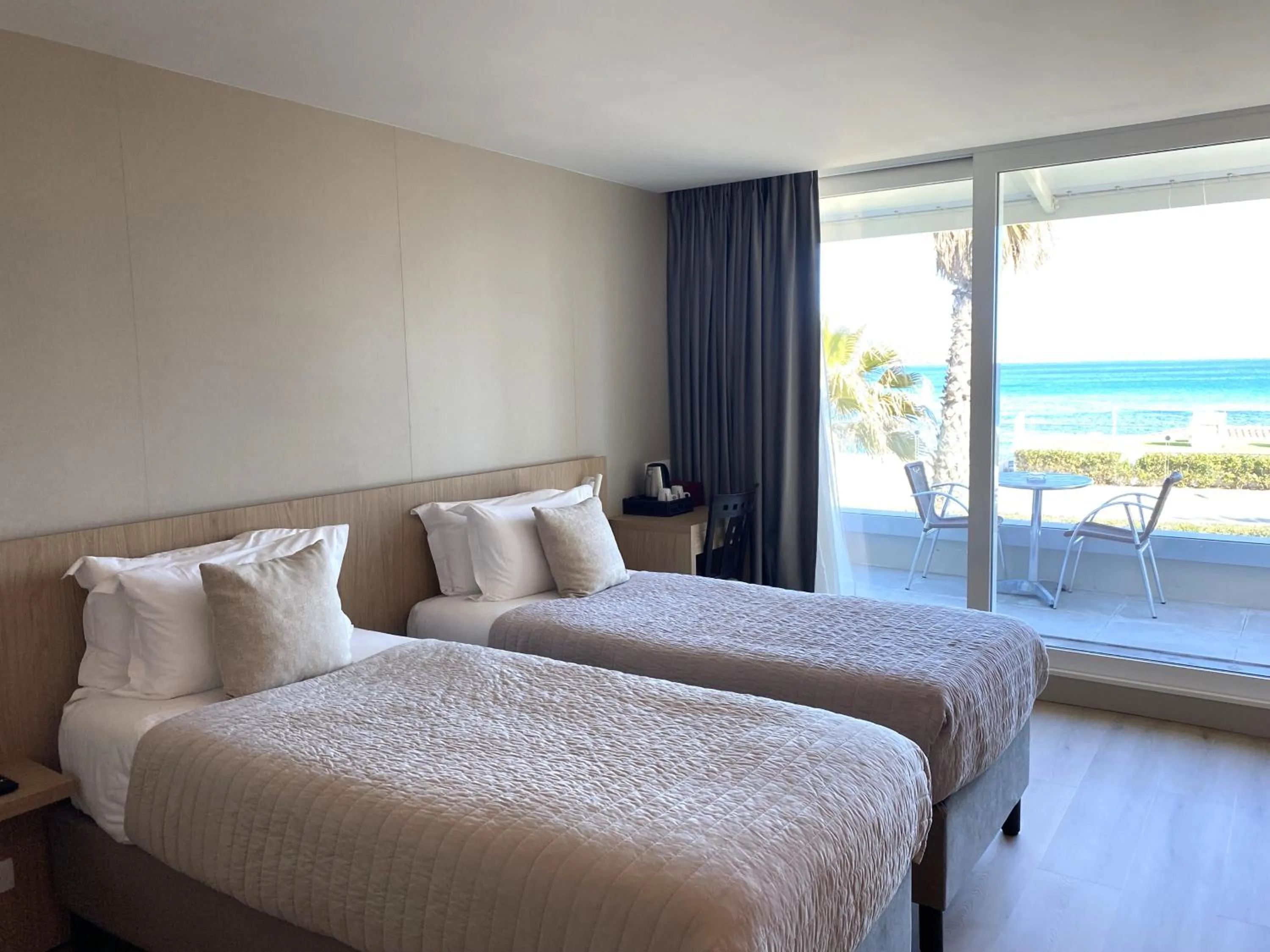 Bed in Hôtel La Plage