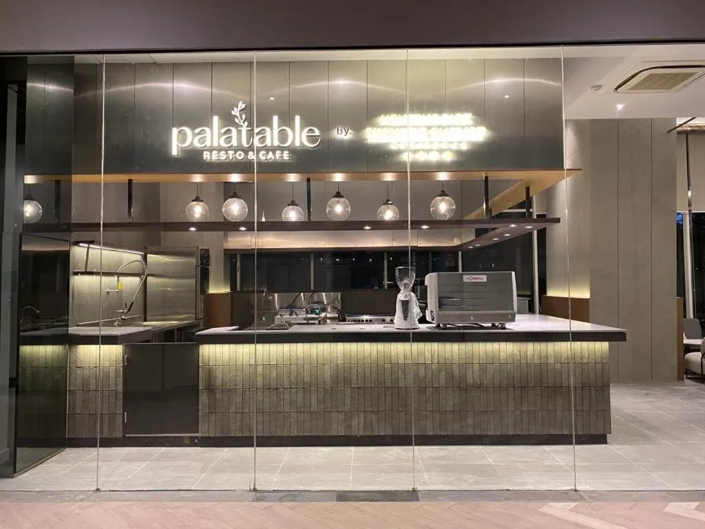 Restaurant/places to eat in Menteng Park Exclusive Emerald