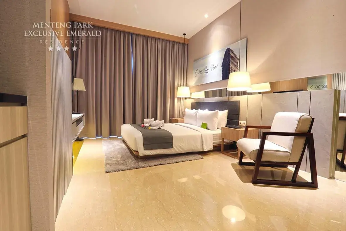 Bed in Menteng Park Exclusive Emerald Bed in Menteng Park Exclusive Emerald