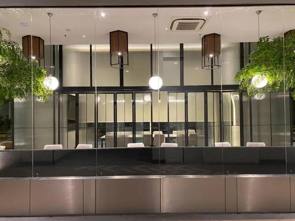 Restaurant/places to eat in Menteng Park Exclusive Emerald Restaurant/places to eat in Menteng Park Exclusive Emerald