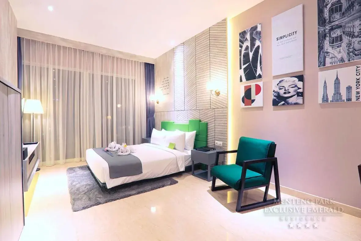Bed in Menteng Park Exclusive Emerald Bed in Menteng Park Exclusive Emerald