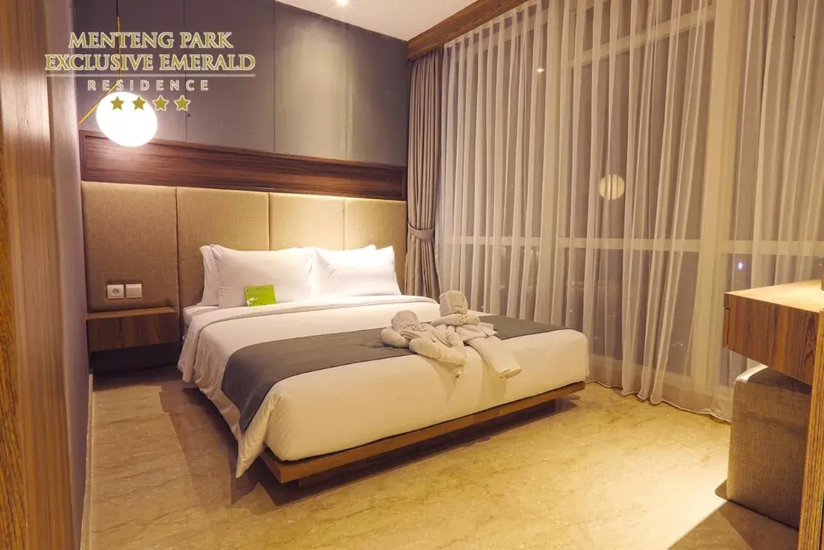 Bed in Menteng Park Exclusive Emerald Bed in Menteng Park Exclusive Emerald
