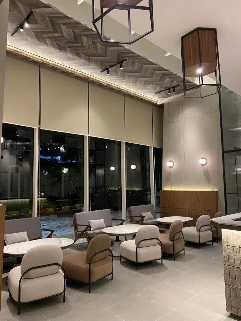 Restaurant/places to eat in Menteng Park Exclusive Emerald Restaurant/places to eat in Menteng Park Exclusive Emerald