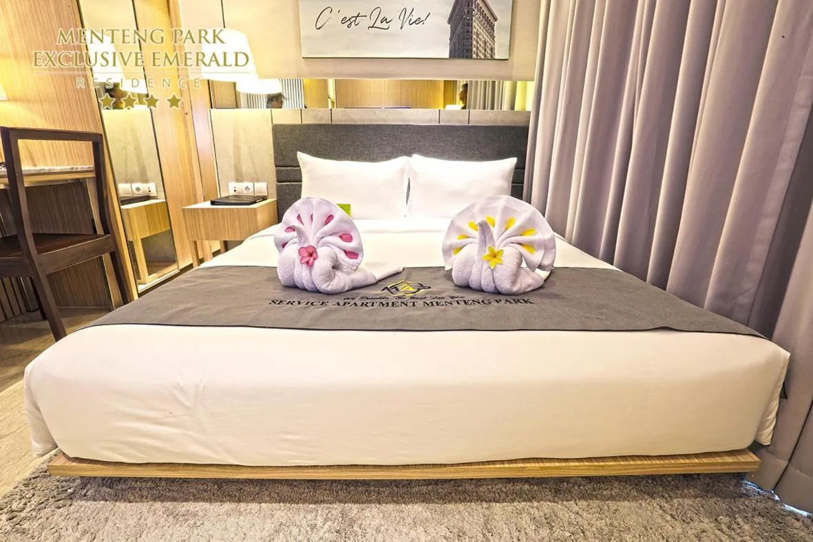 Bed in Menteng Park Exclusive Emerald