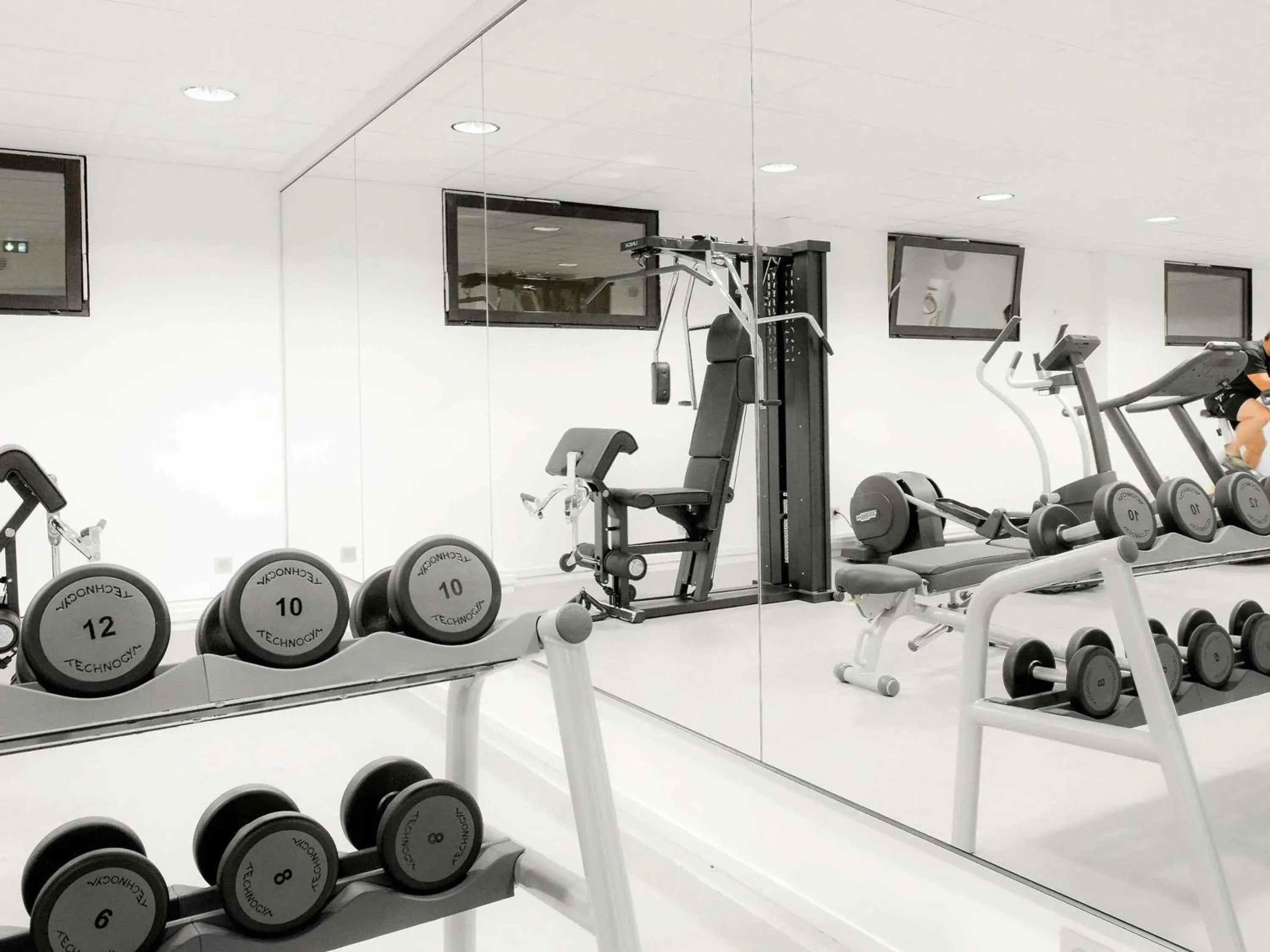 Property building in IBIS Port de plaisance Property building in IBIS Port de plaisance