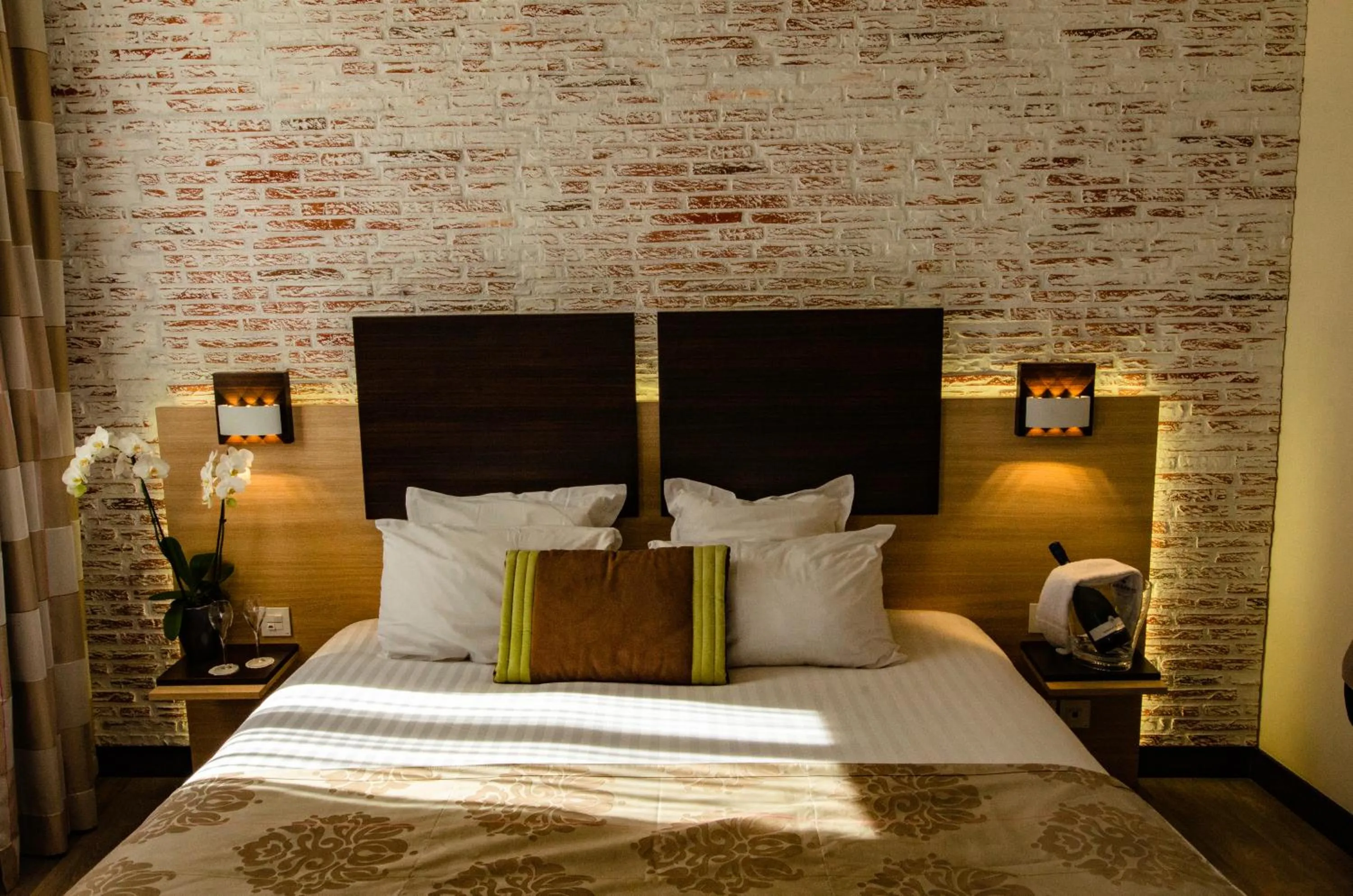 Bed in Au Grand Hôtel de Sarlat - Pavillon de SELVES