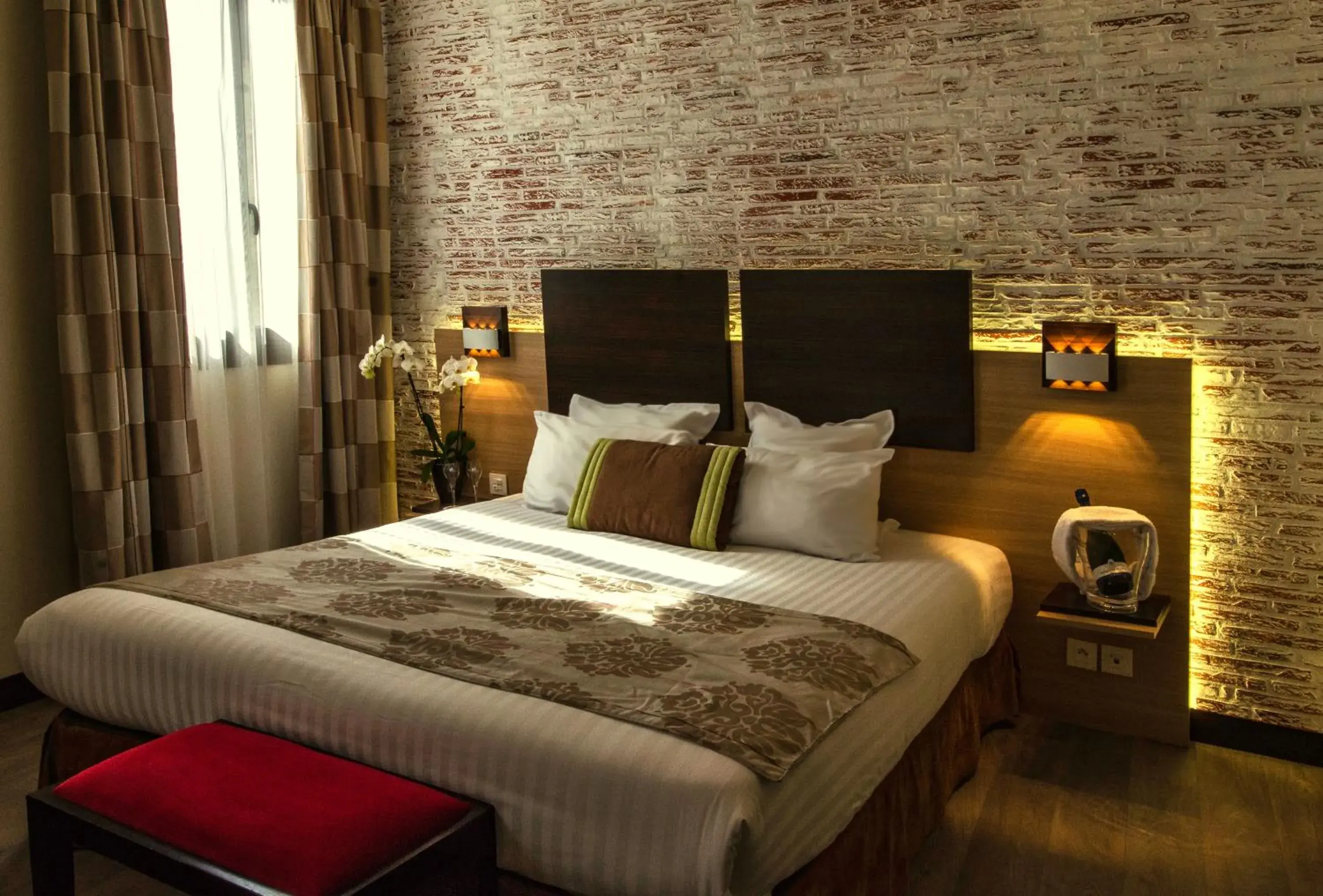 Bed in Au Grand Hôtel de Sarlat - Pavillon de SELVES Bed in Au Grand Hôtel de Sarlat - Pavillon de SELVES