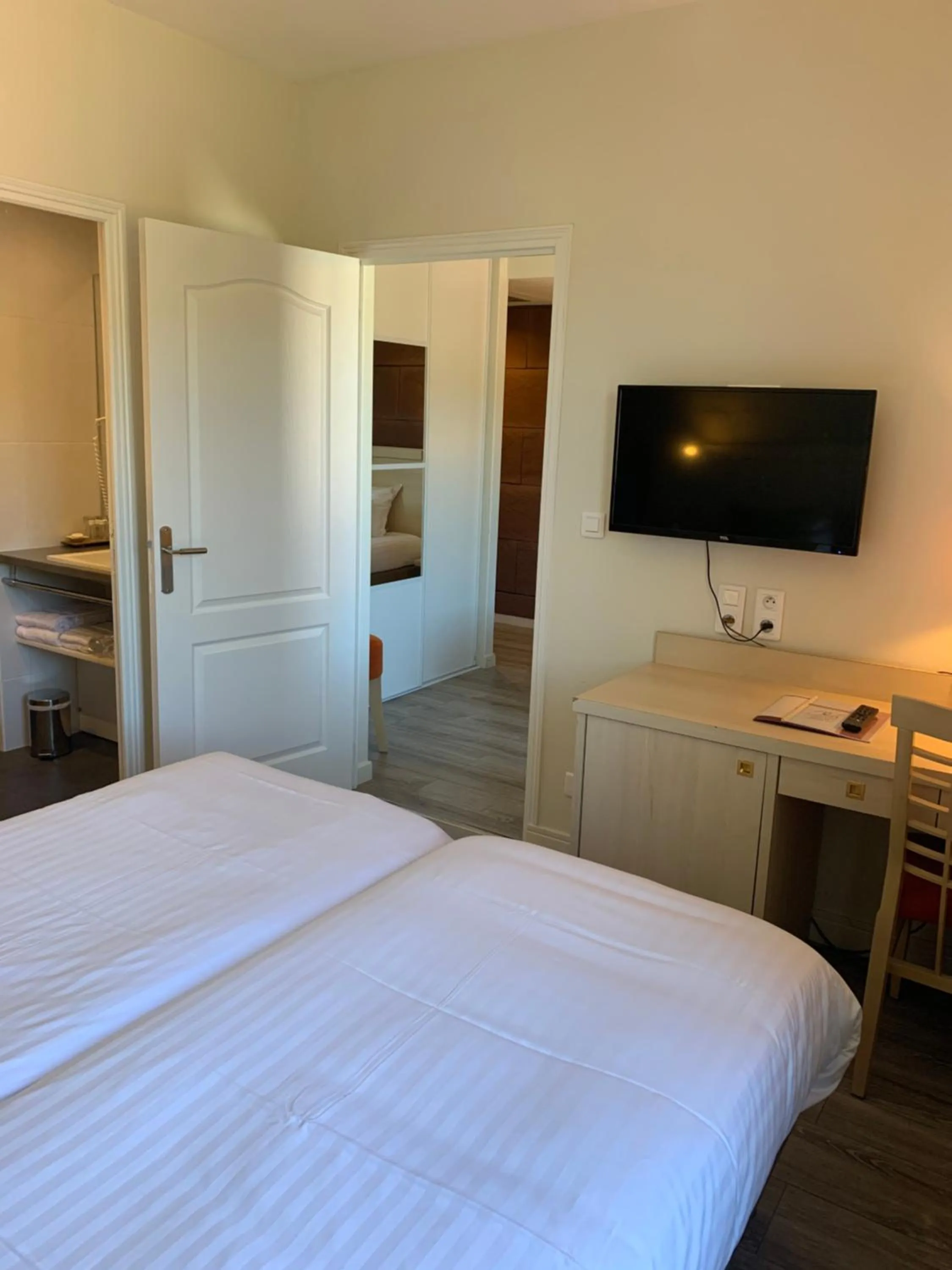 Bedroom, Bed in Au Grand Hôtel de Sarlat - Pavillon de SELVES