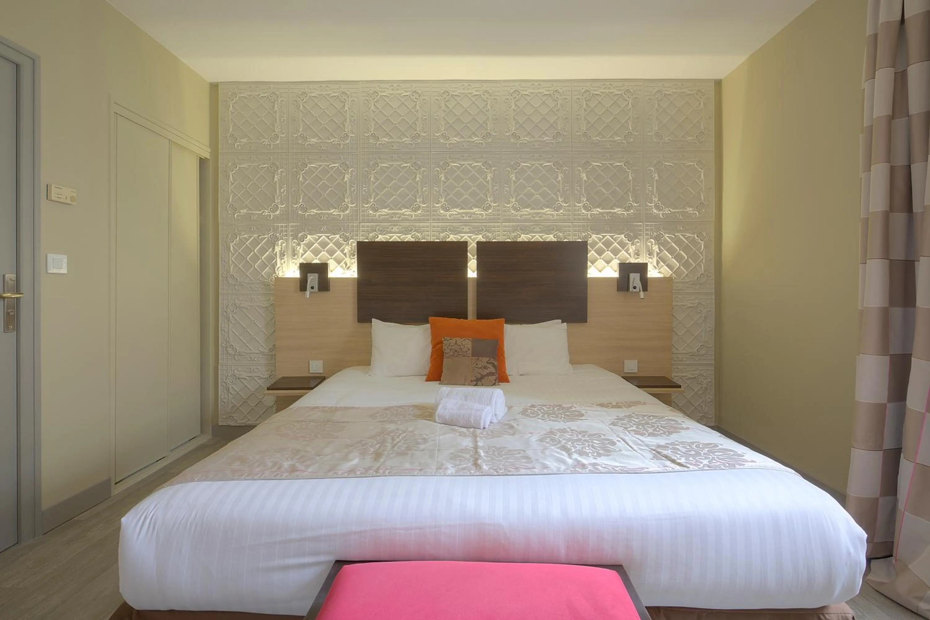 Bed in Au Grand Hôtel de Sarlat - Pavillon de SELVES