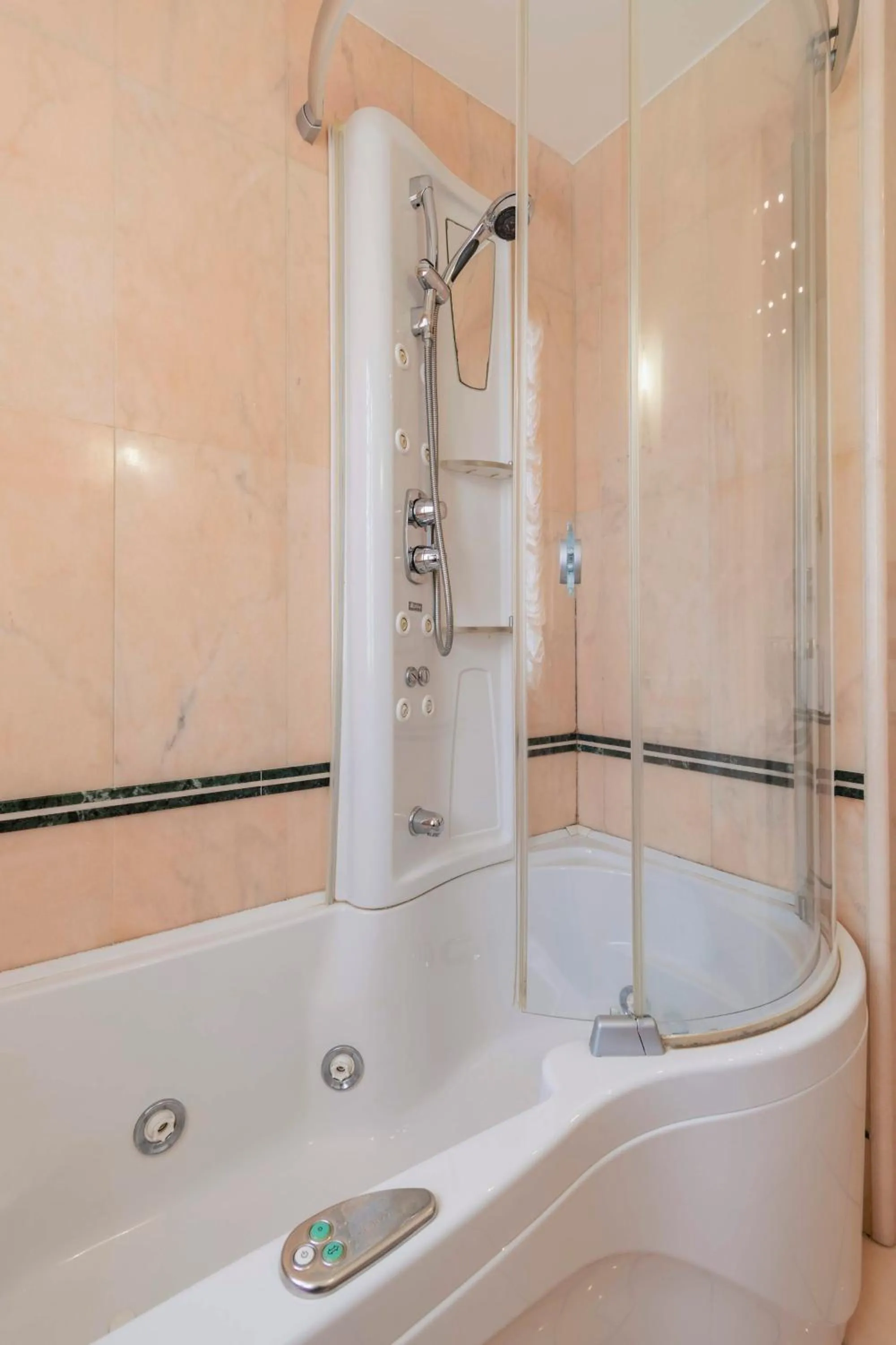 Shower in Hotel Matilde