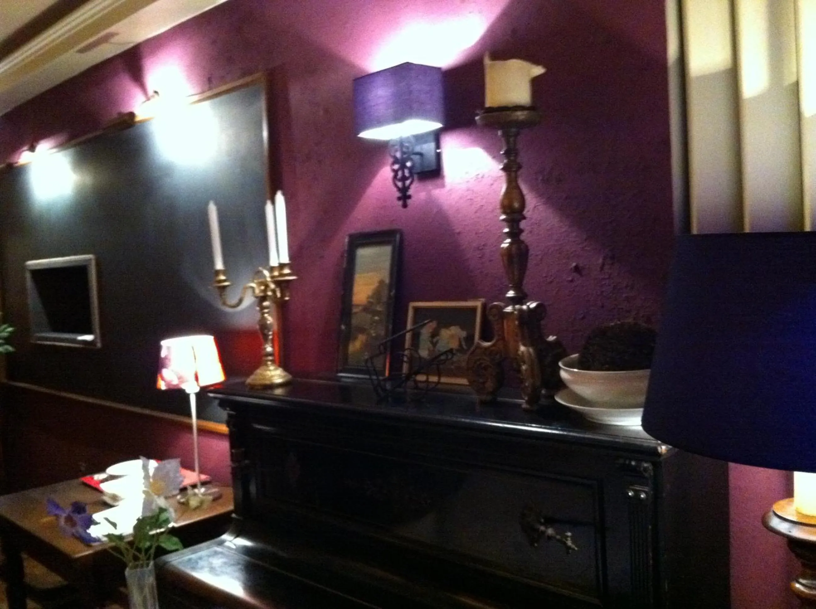 Decorative detail in La Roseraie Biebler