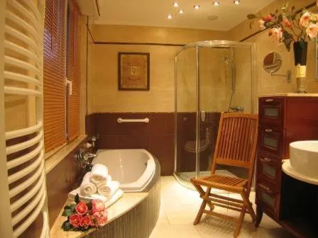 Bathroom in La Roseraie Biebler