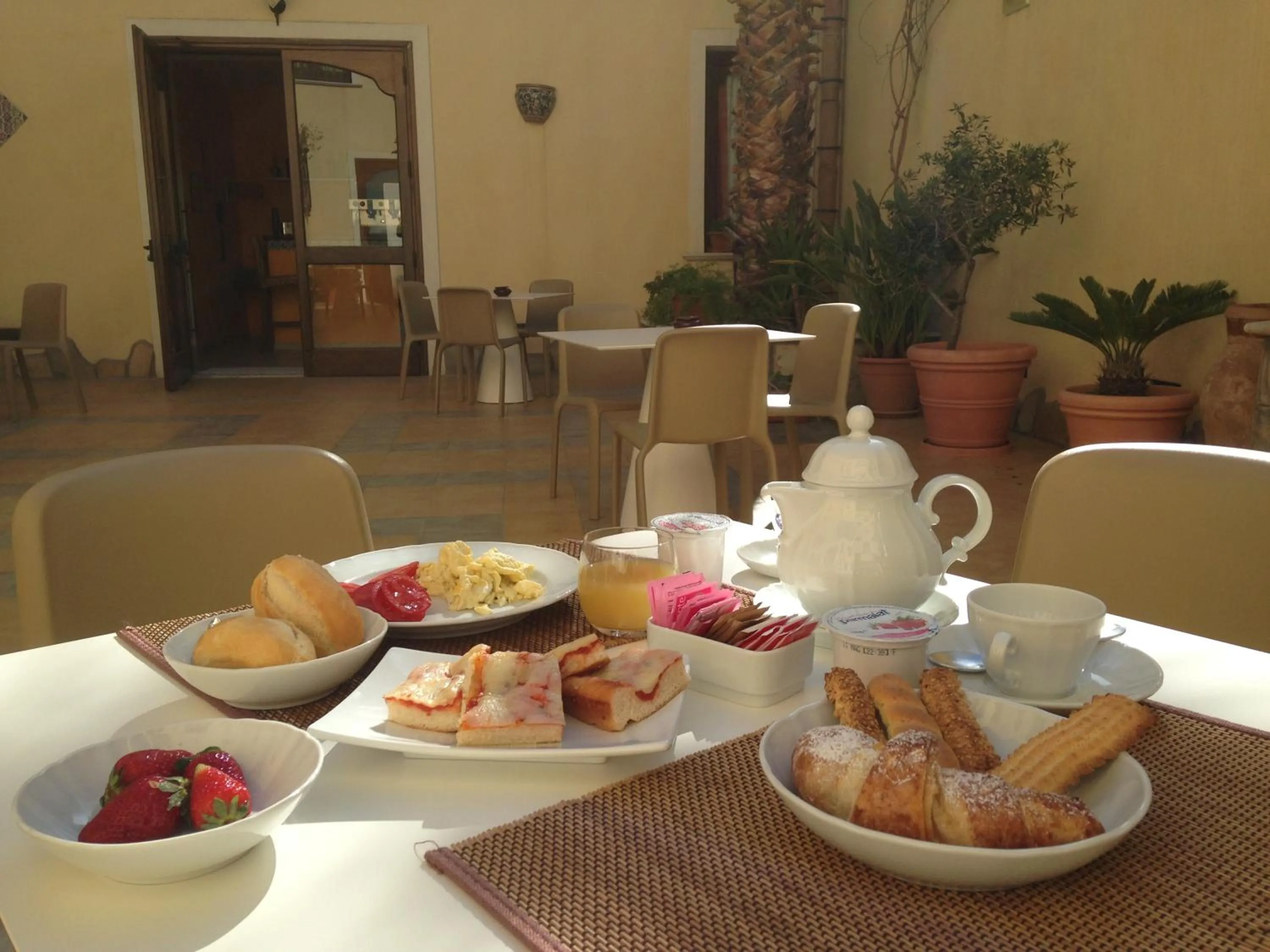 Breakfast in Zingaro Hotel