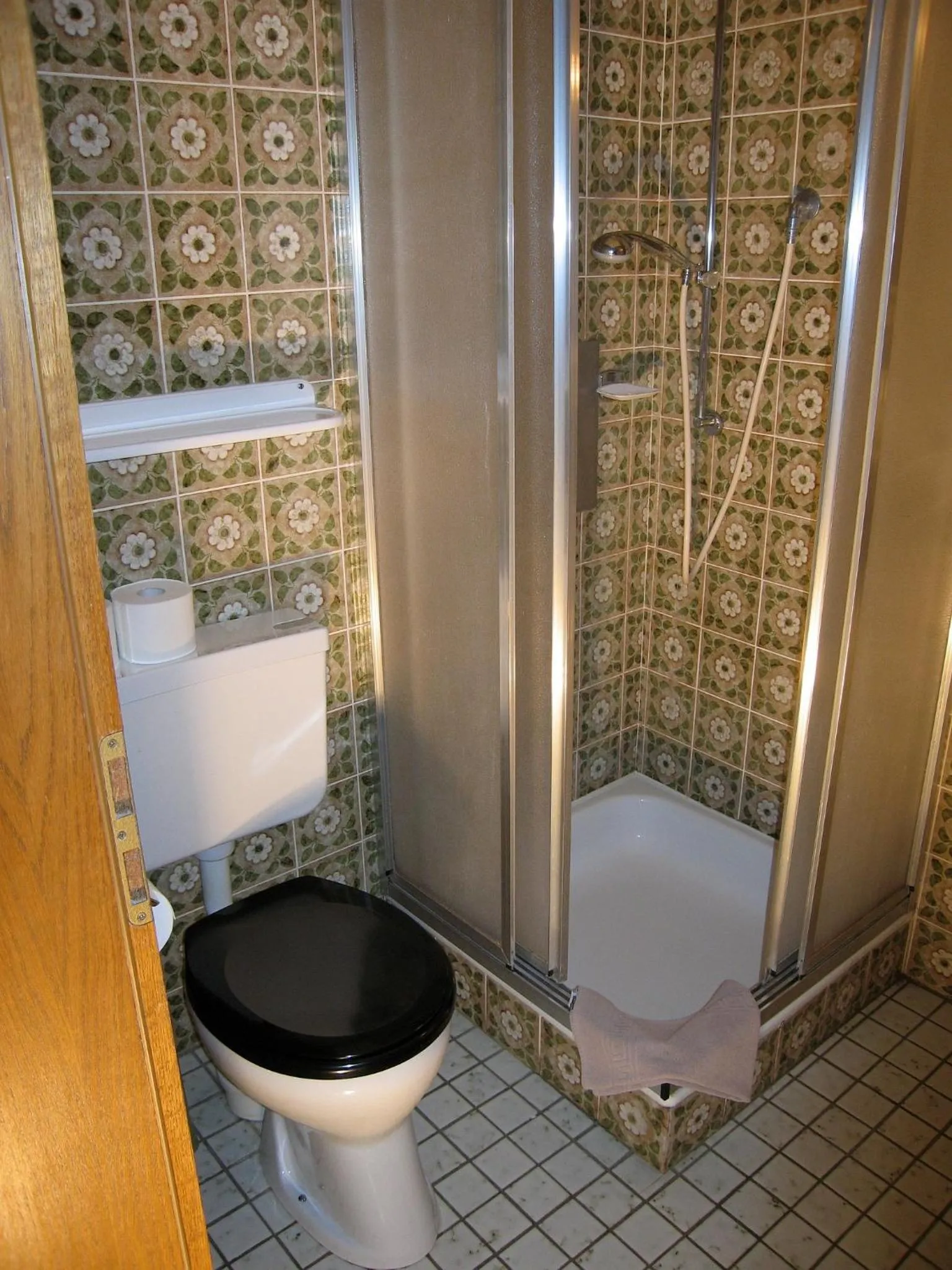Shower in Hotel Bräukeller