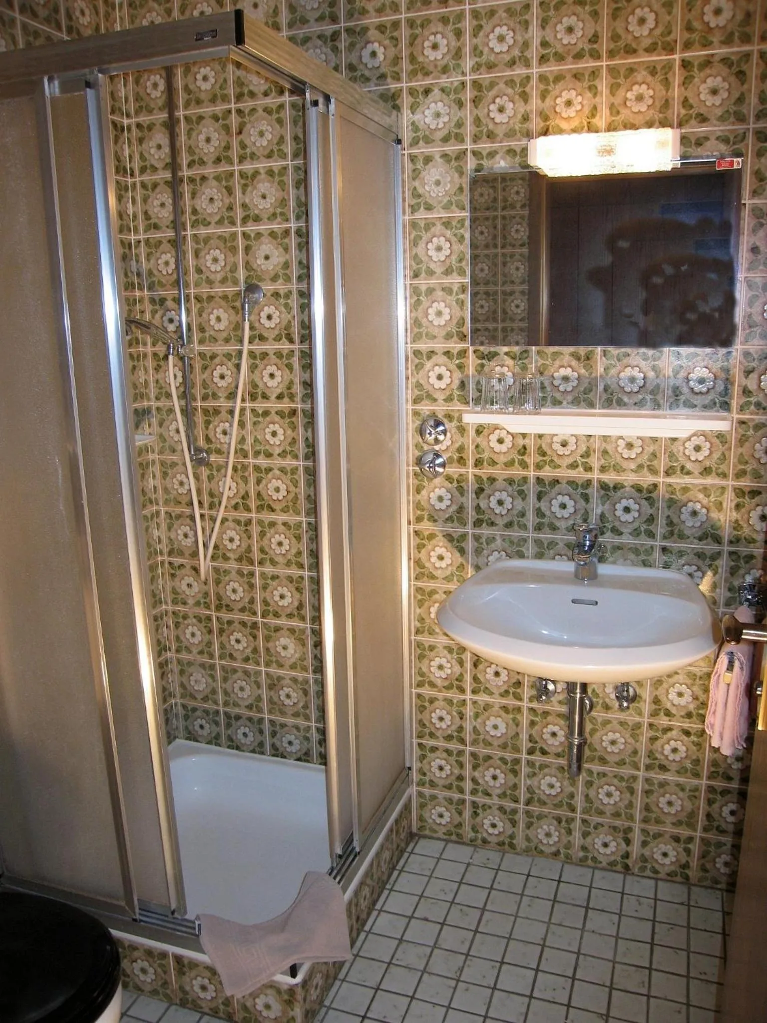 Shower in Hotel Bräukeller