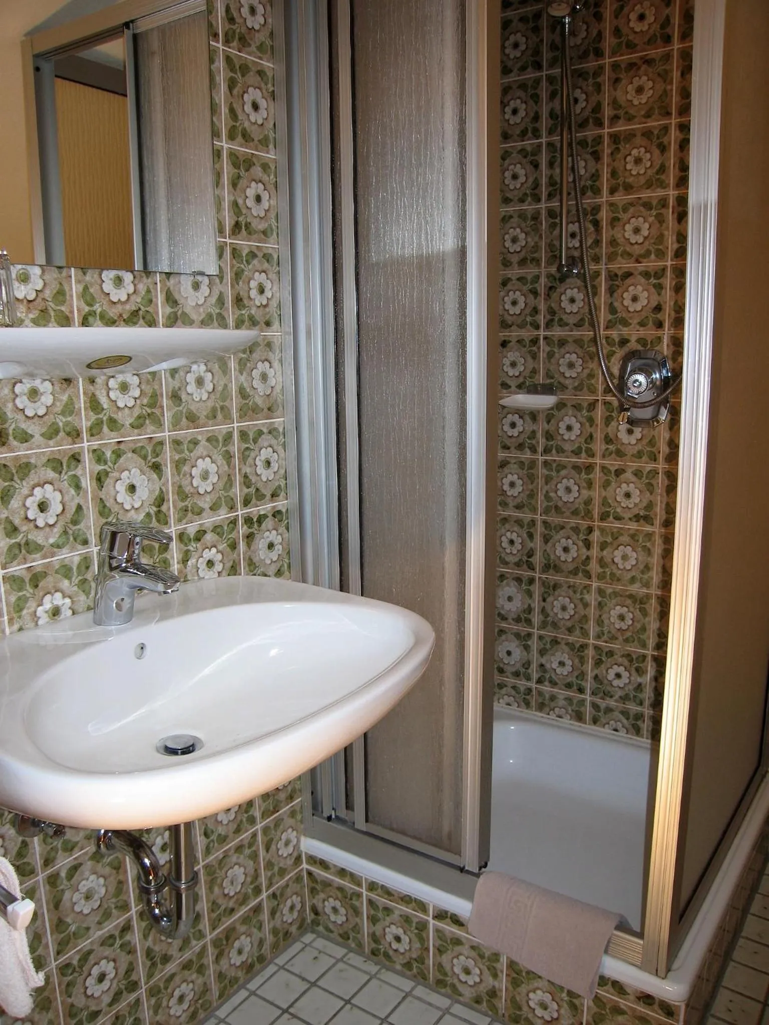 Shower in Hotel Bräukeller