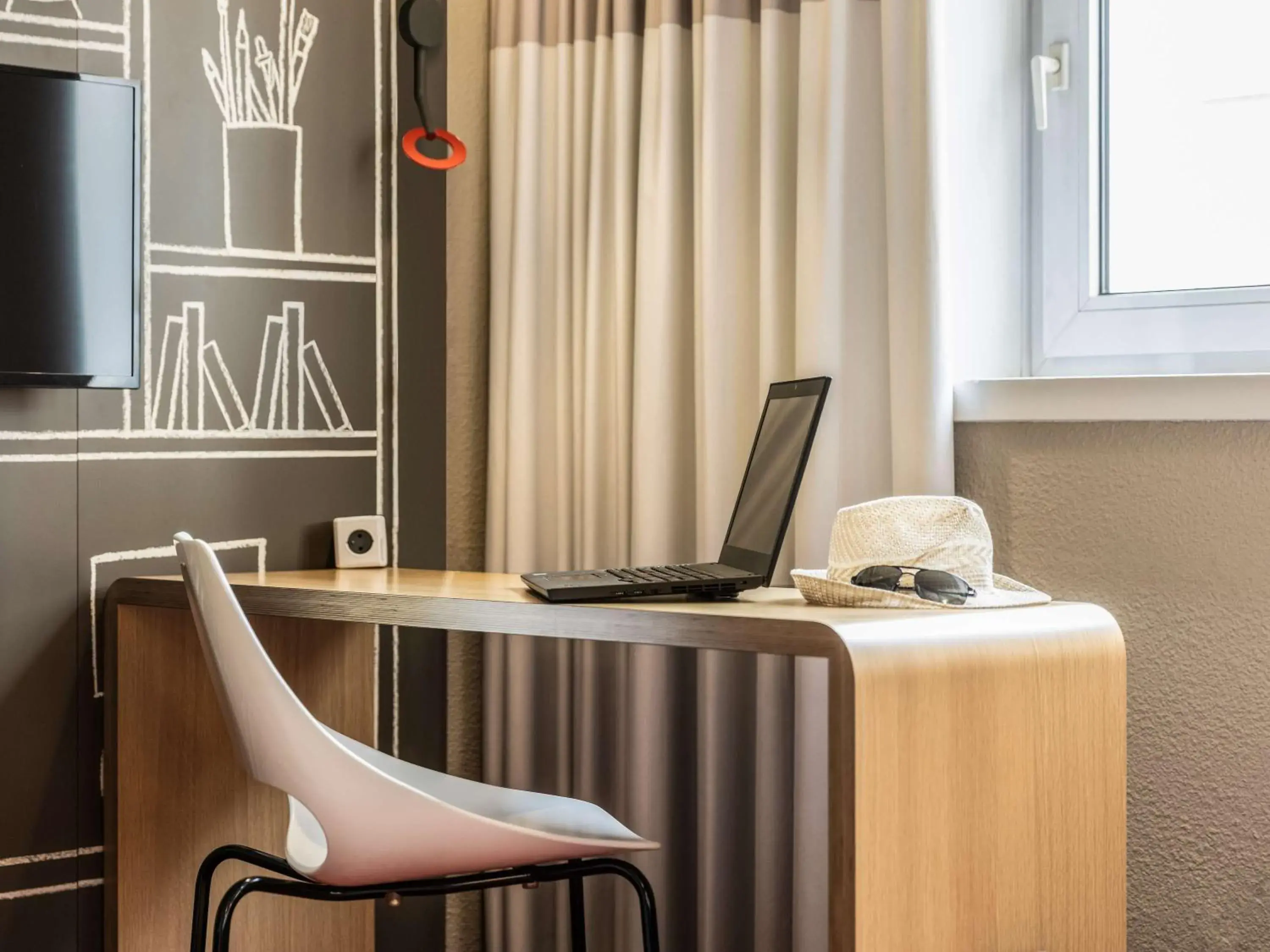 Bedroom in ibis Toulouse Pont Jumeaux Bedroom in ibis Toulouse Pont Jumeaux