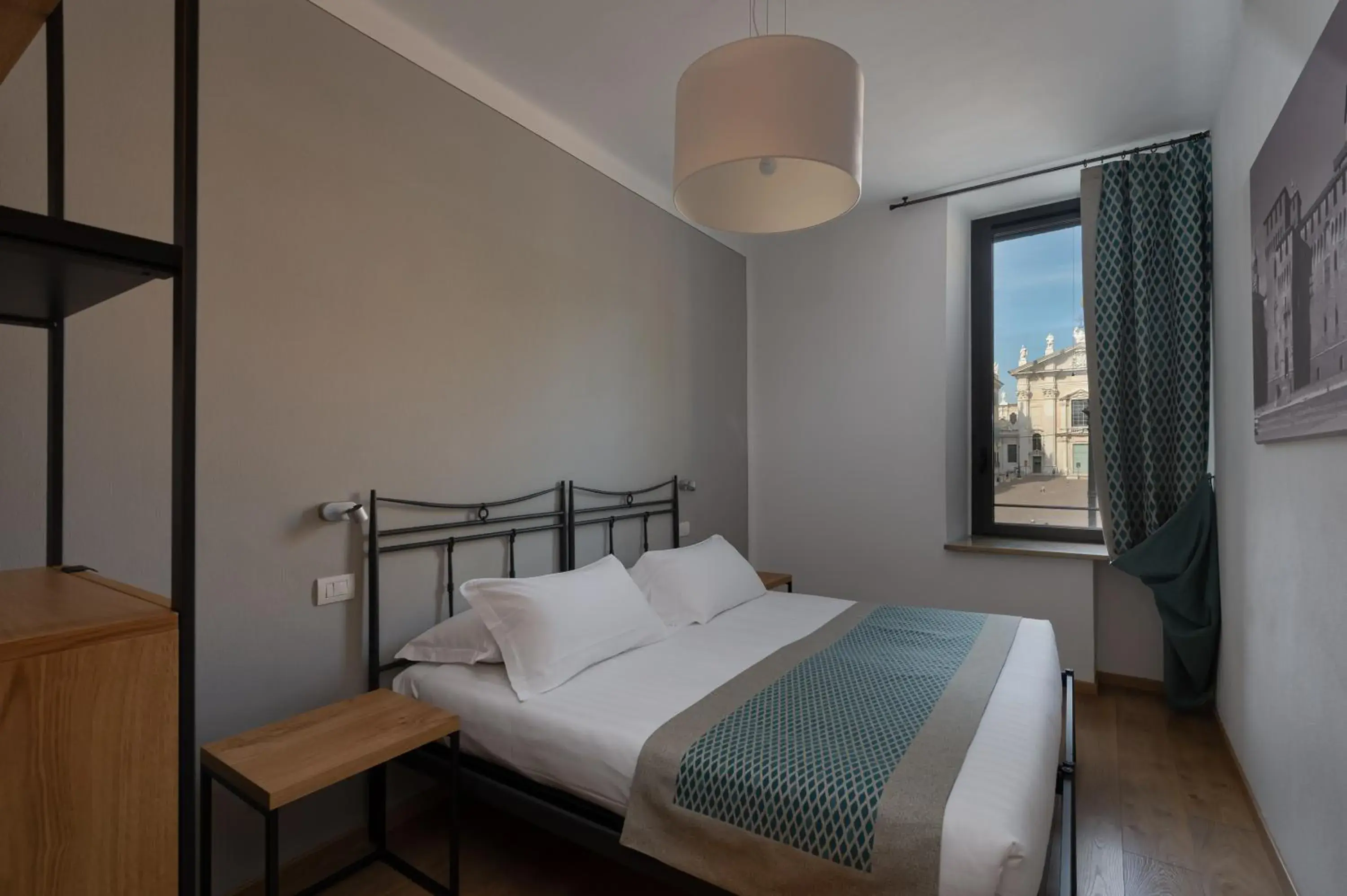 Double or Twin Room with City View in Hotel dei Gonzaga, MantegnaHotels Double or Twin Room with City View in Hotel dei Gonzaga, MantegnaHotels