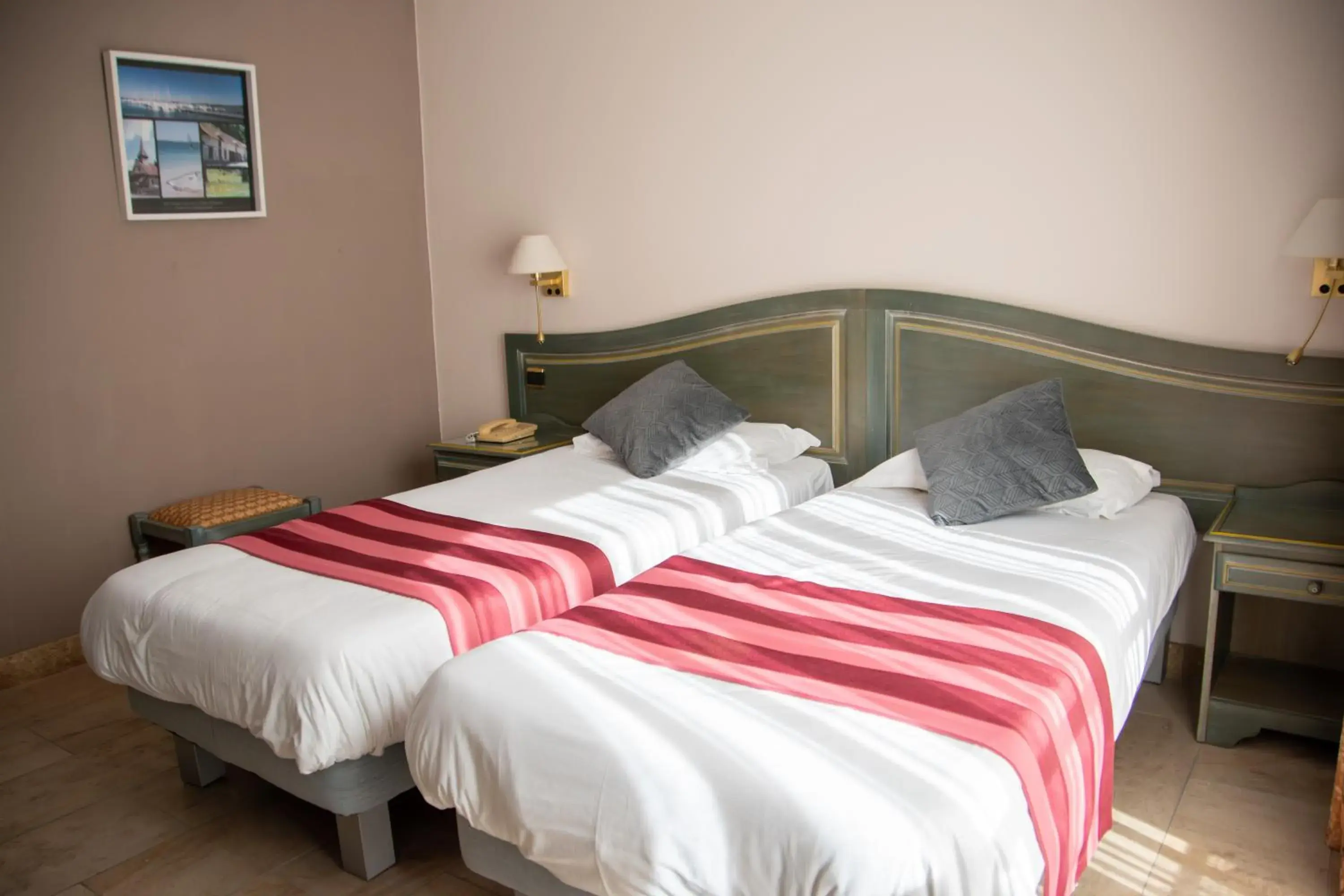 Twin Room in Logis Le Saint Nicolas Twin Room in Logis Le Saint Nicolas