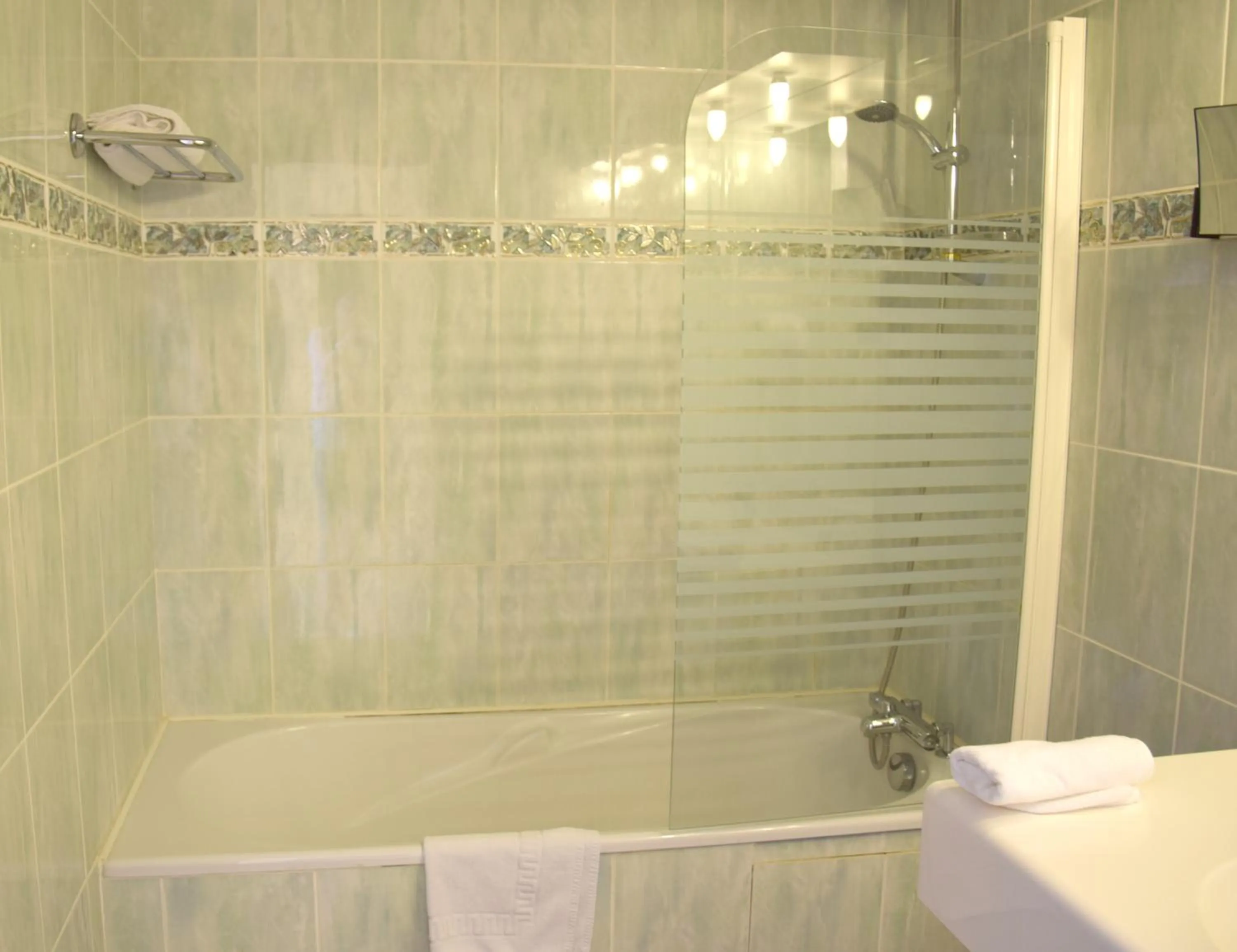 Bathroom in Logis Le Saint Nicolas