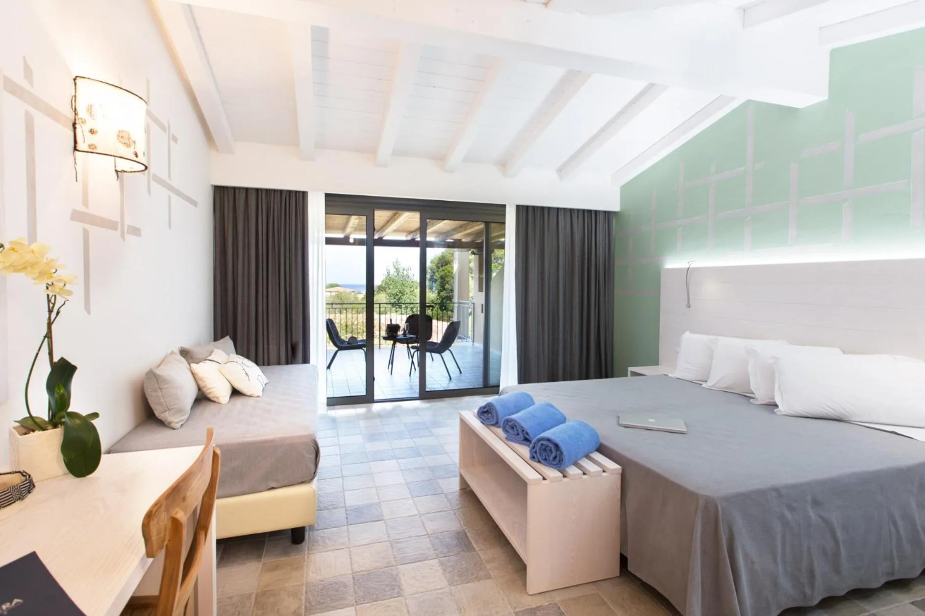 Photo of the whole room, Bed in Perdepera Resort