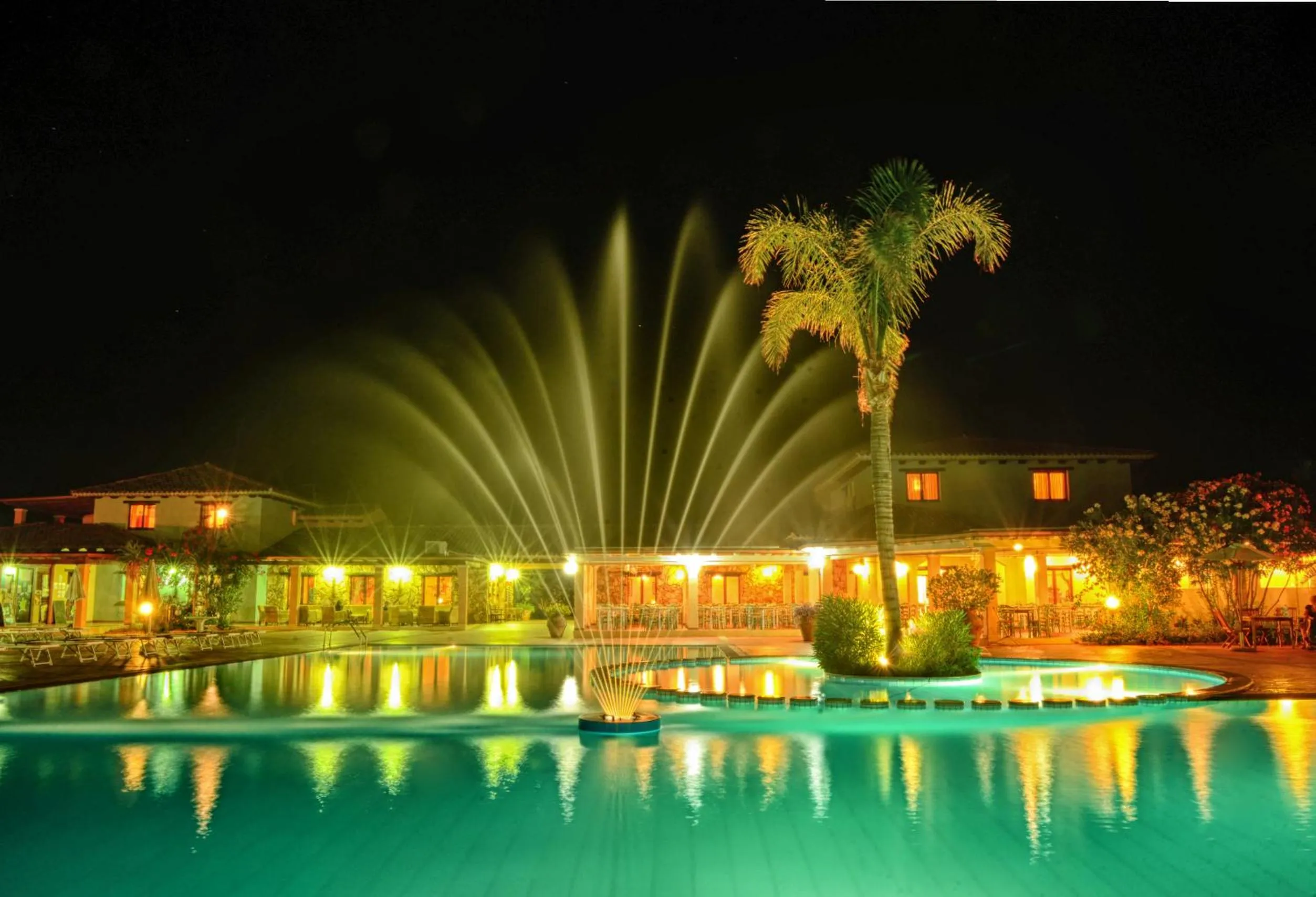 Restaurant/places to eat in Perdepera Resort