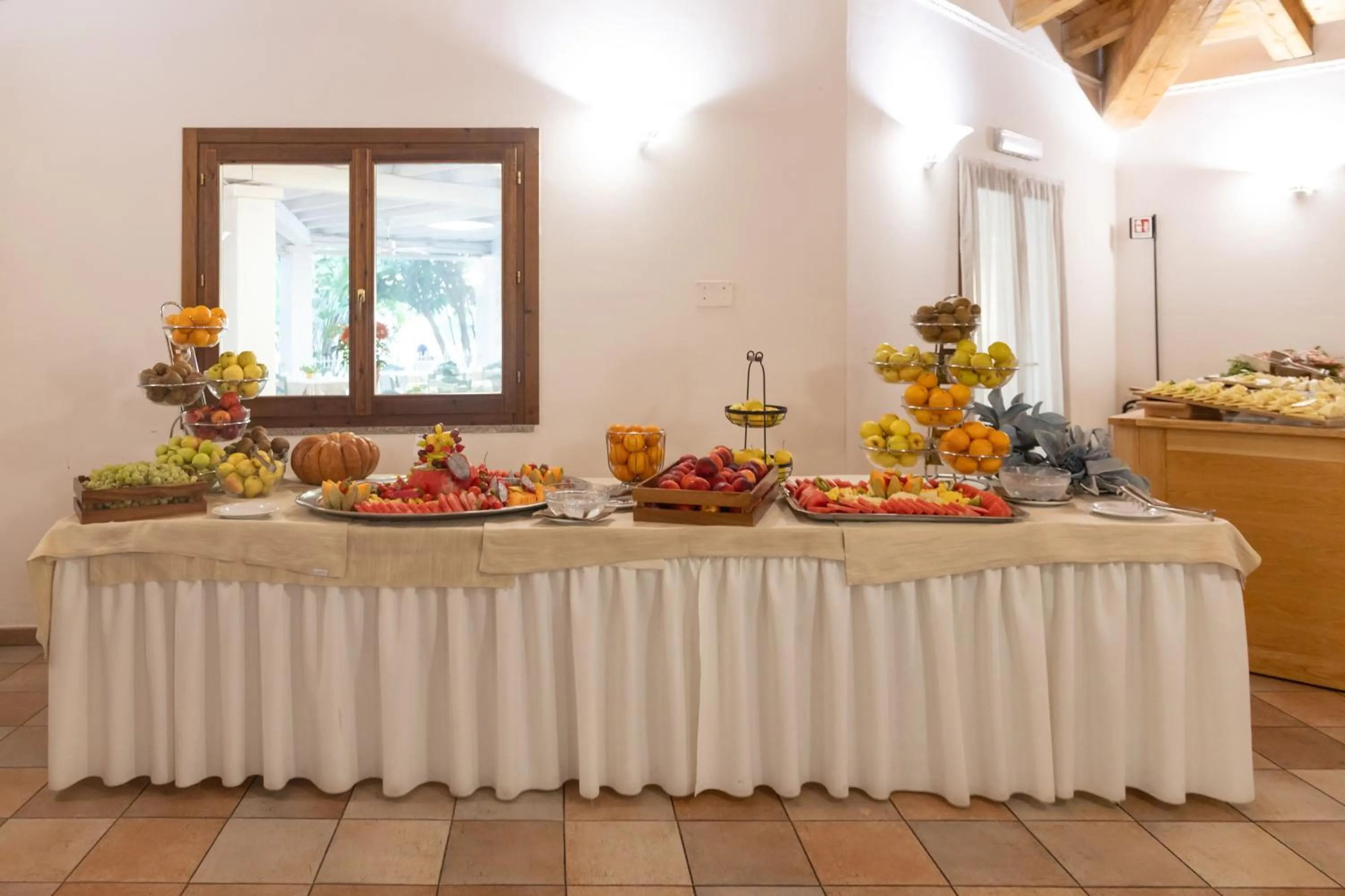 Restaurant/places to eat in Perdepera Resort