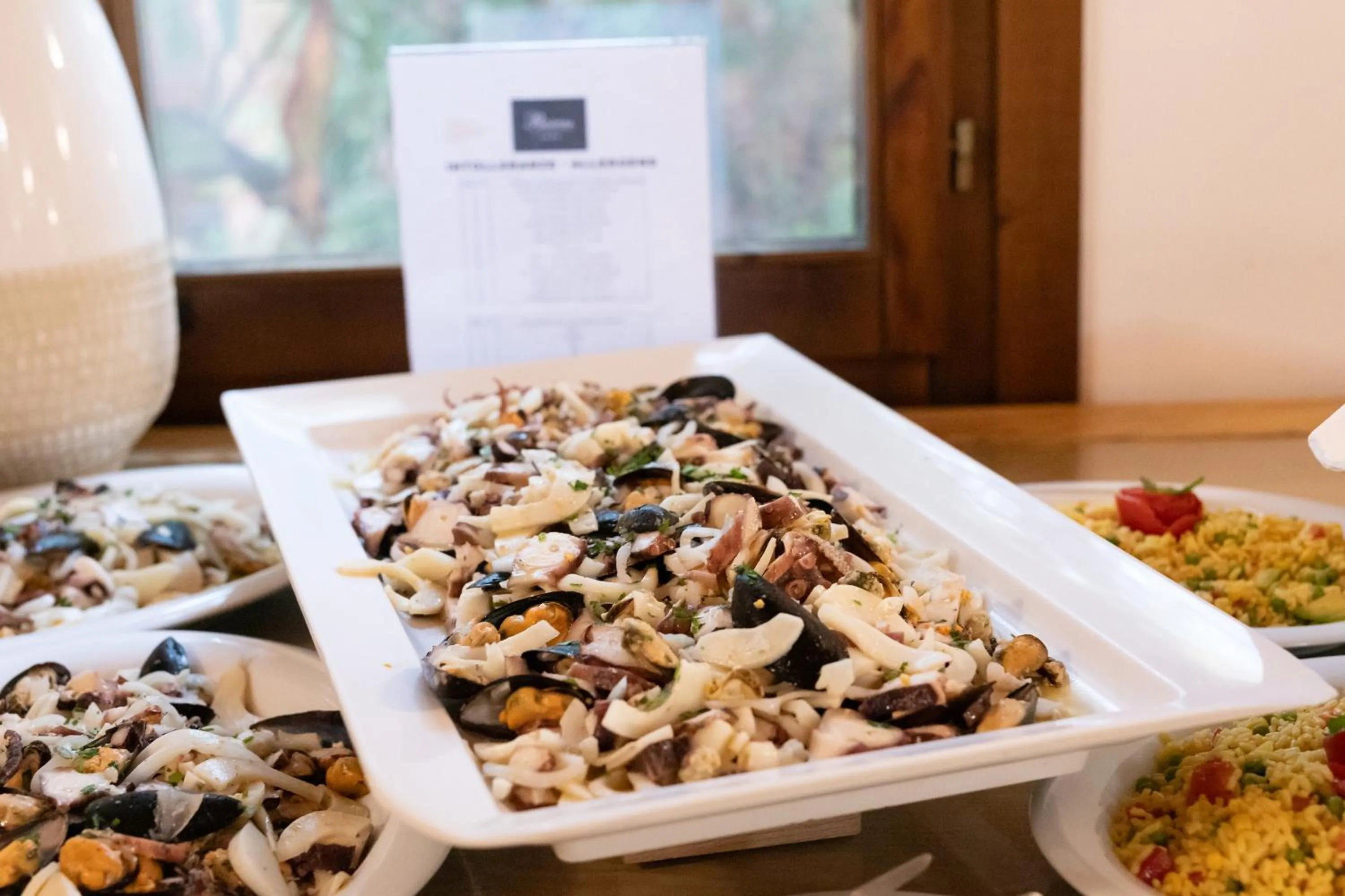 Restaurant/places to eat in Perdepera Resort