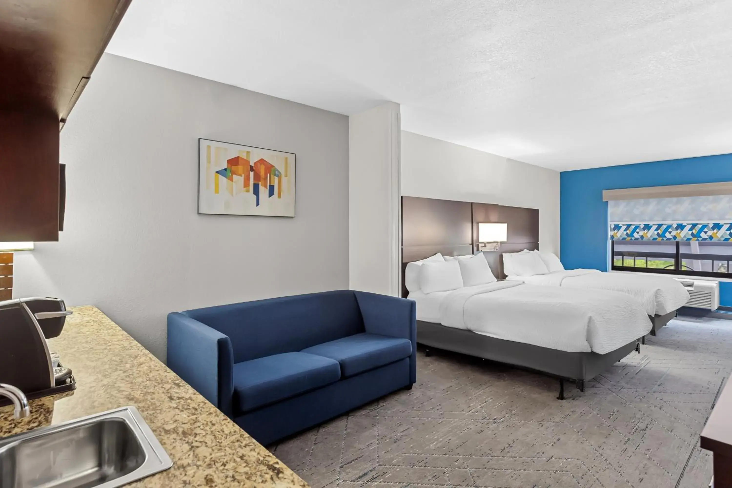 Suite with Two Queen Beds in Holiday Inn Express & Suites Cross Lanes by IHG Suite with Two Queen Beds in Holiday Inn Express & Suites Cross Lanes by IHG