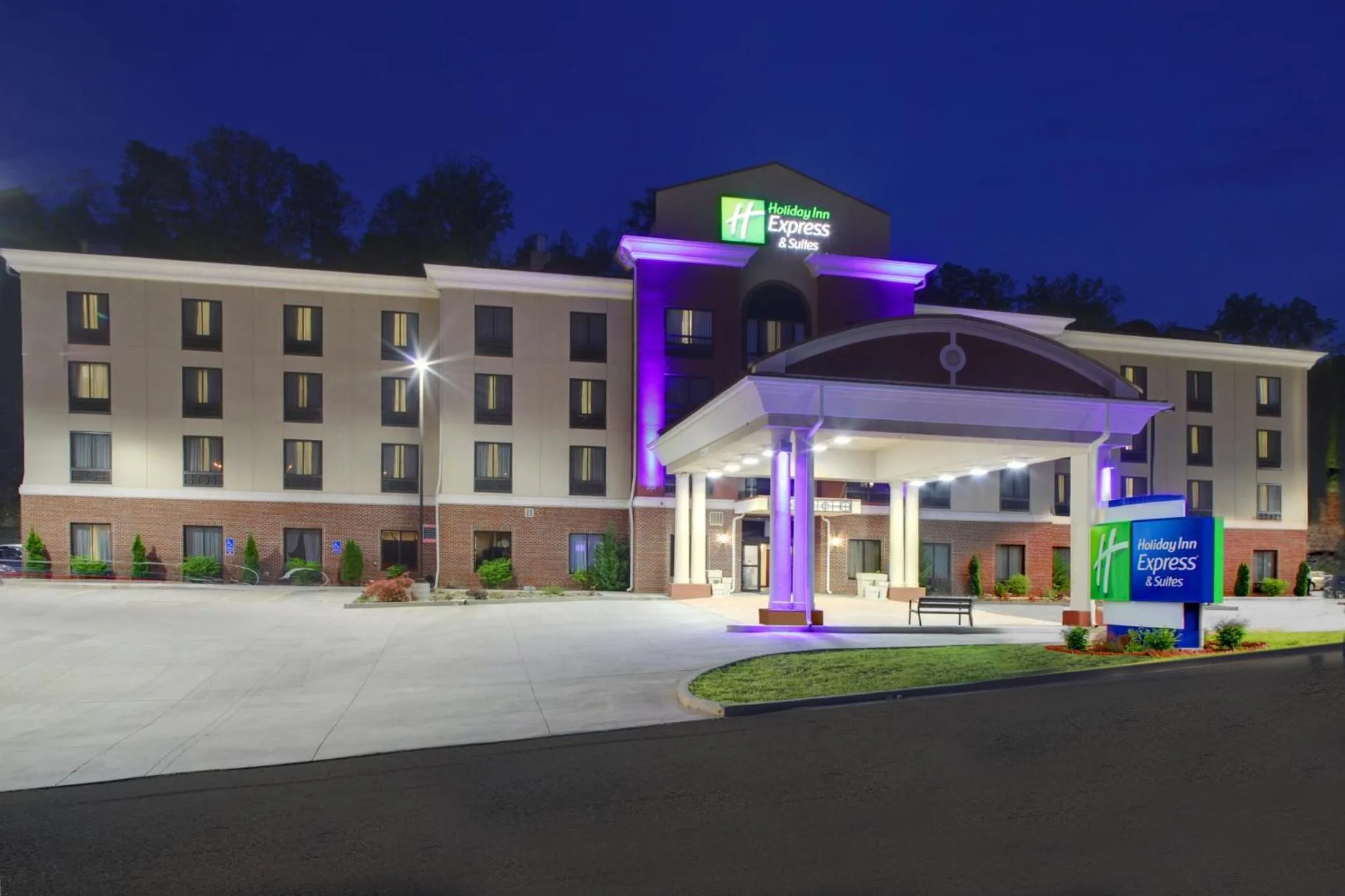 Property building in Holiday Inn Express & Suites Cross Lanes by IHG