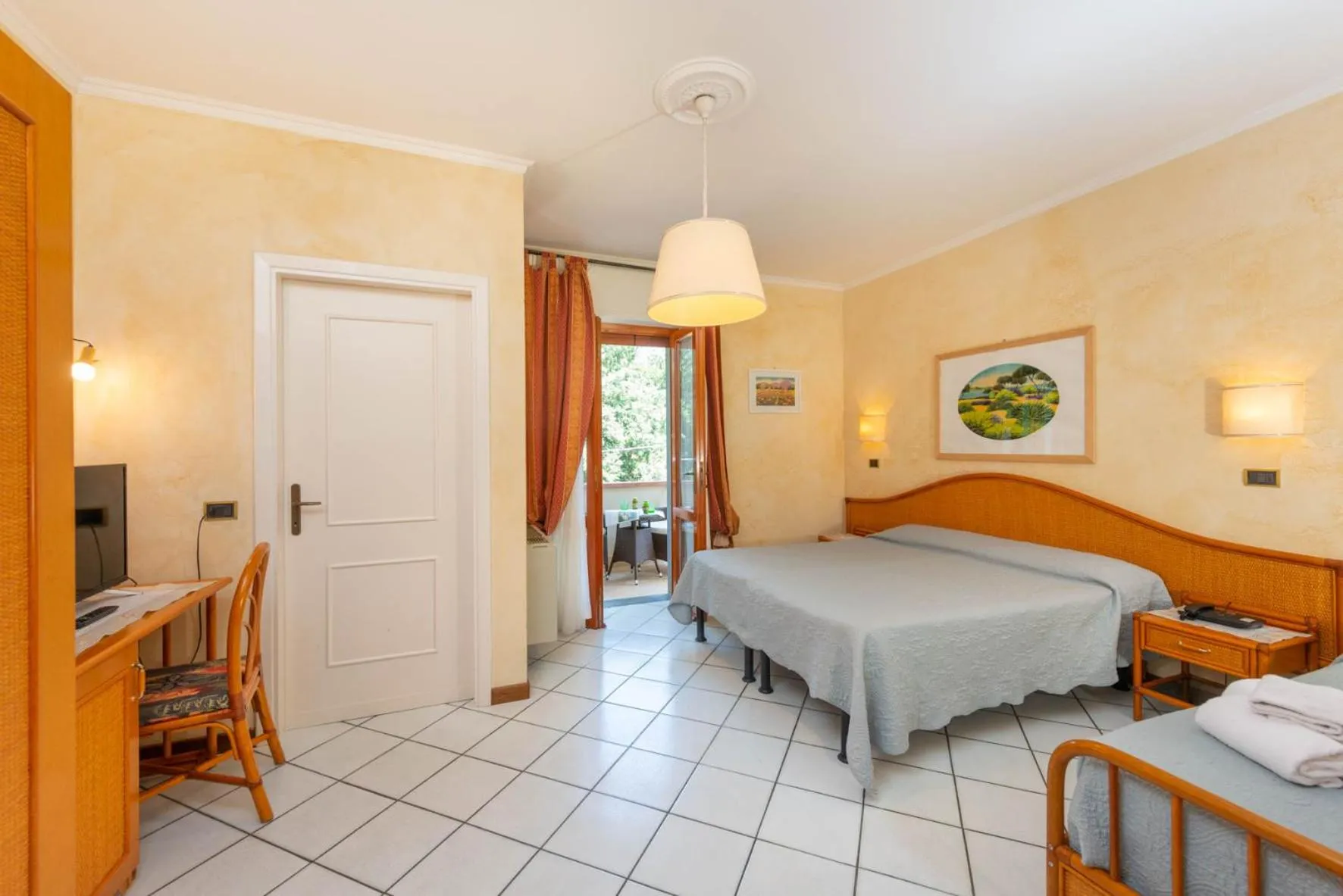 Photo of the whole room, Bed in Hotel Kyrton