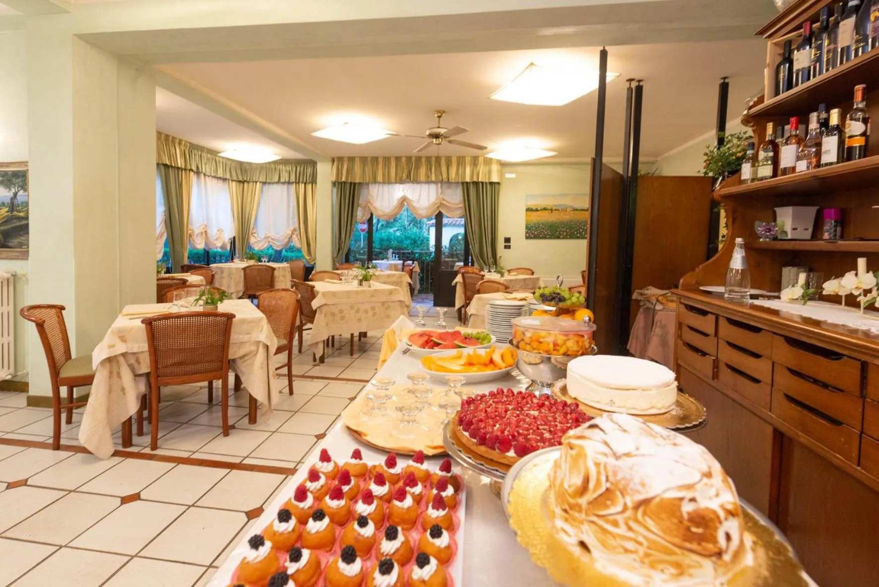 Restaurant/places to eat in Hotel Kyrton